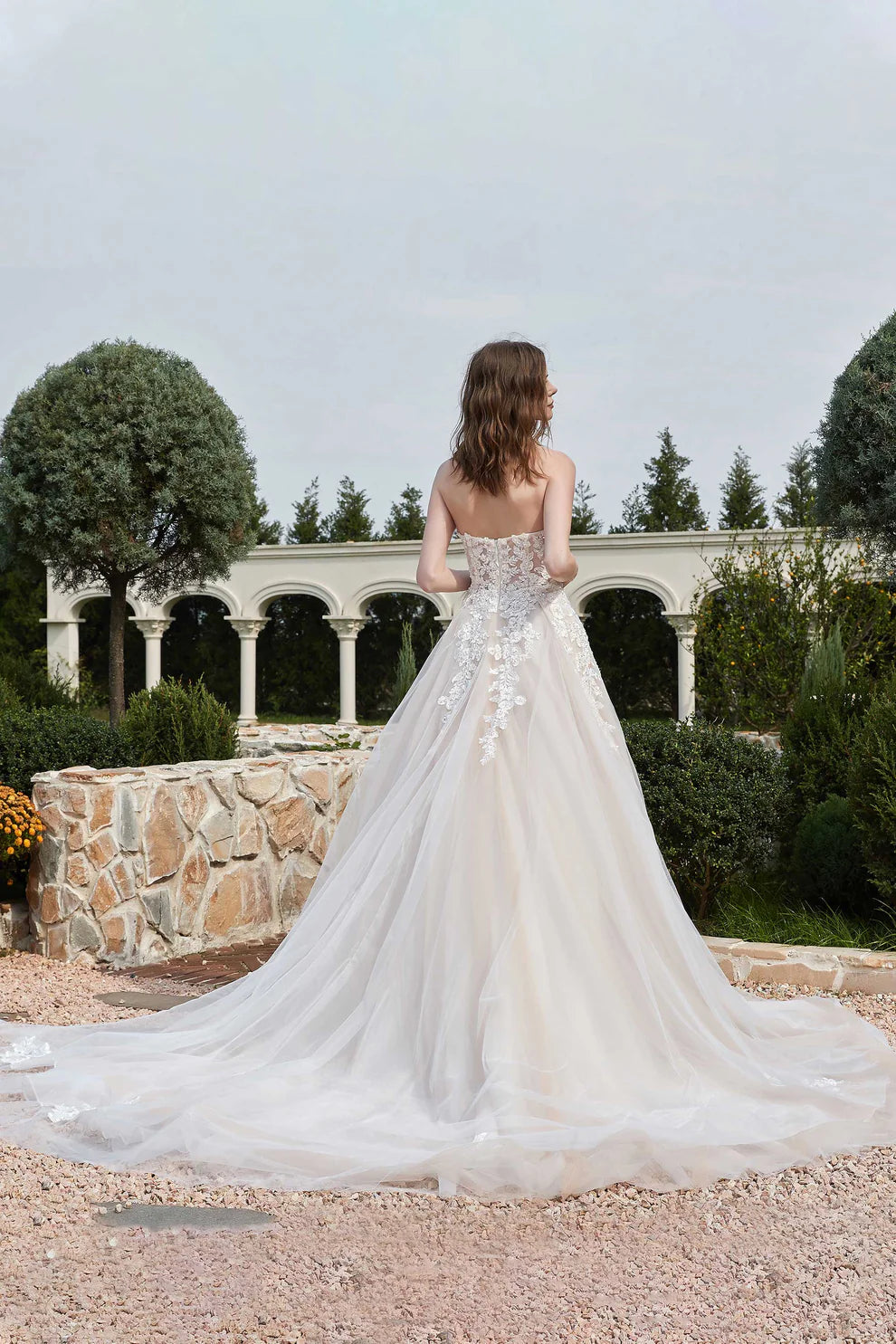 Fantastic Tulle Elegant A-Line Sweetheart Neckline Strapless Lace Applique Backless Affordable Hot Sale Wedding Dress