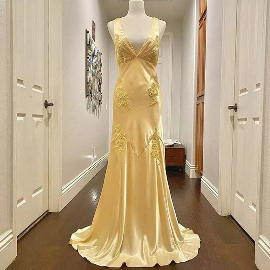 DingJiDress Mermaid Deep V Neck Satin Applique Elegant Backless Long Luxury Prom Dress