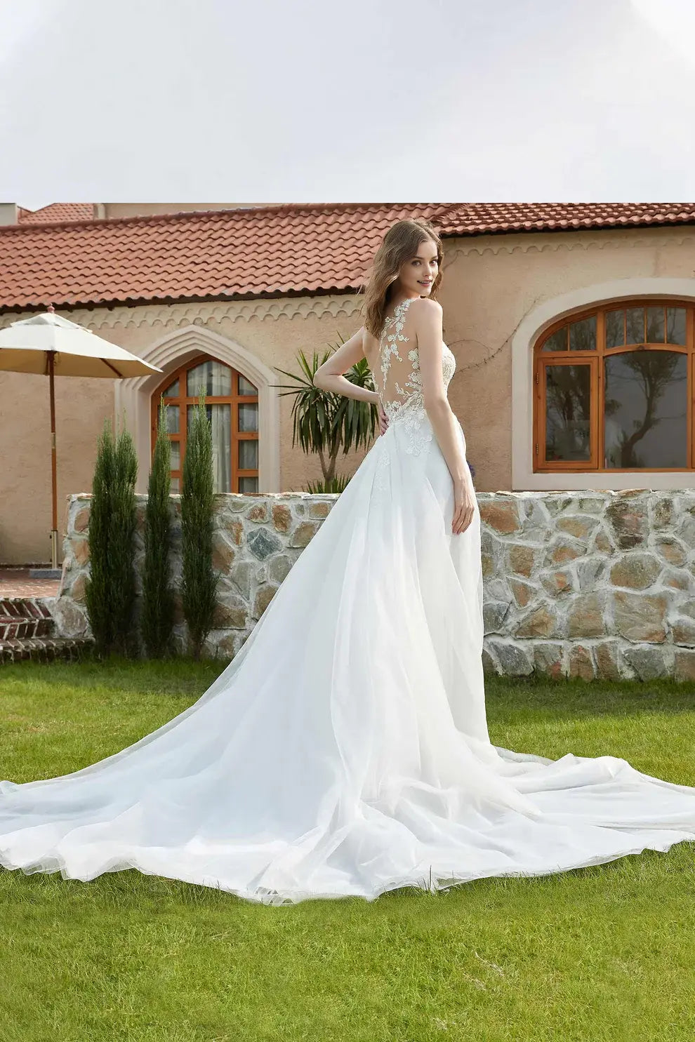 Fashion A-Line One Shoulder Sleeveless Tulle Lace Applique Backless Affordable Hot Sale Wedding Dress