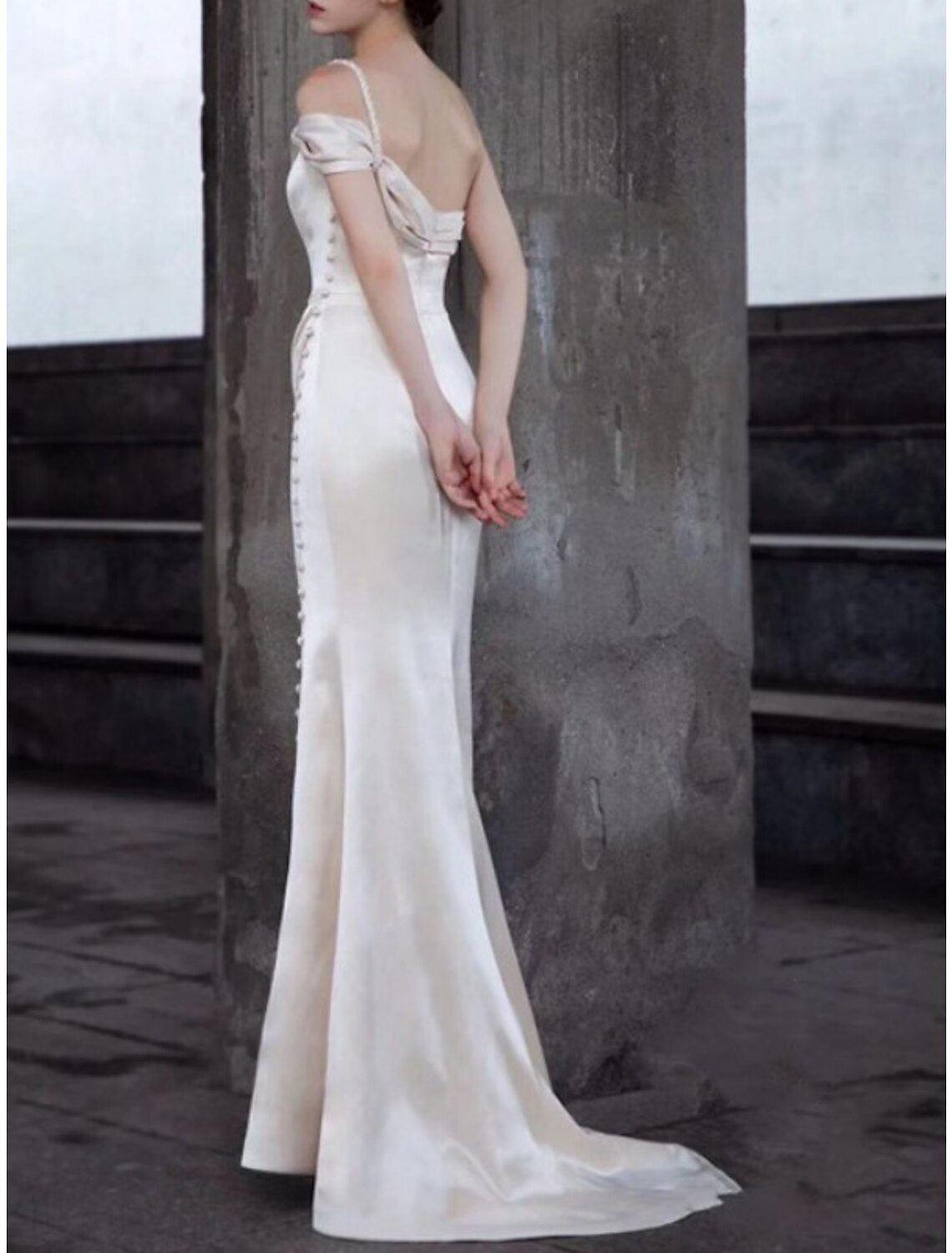 Vintage Casual Wedding Dresses Sheath / Column One Shoulder Cap Sleeve Sweep / Brush Train Satin Bridal Gowns With Ruched