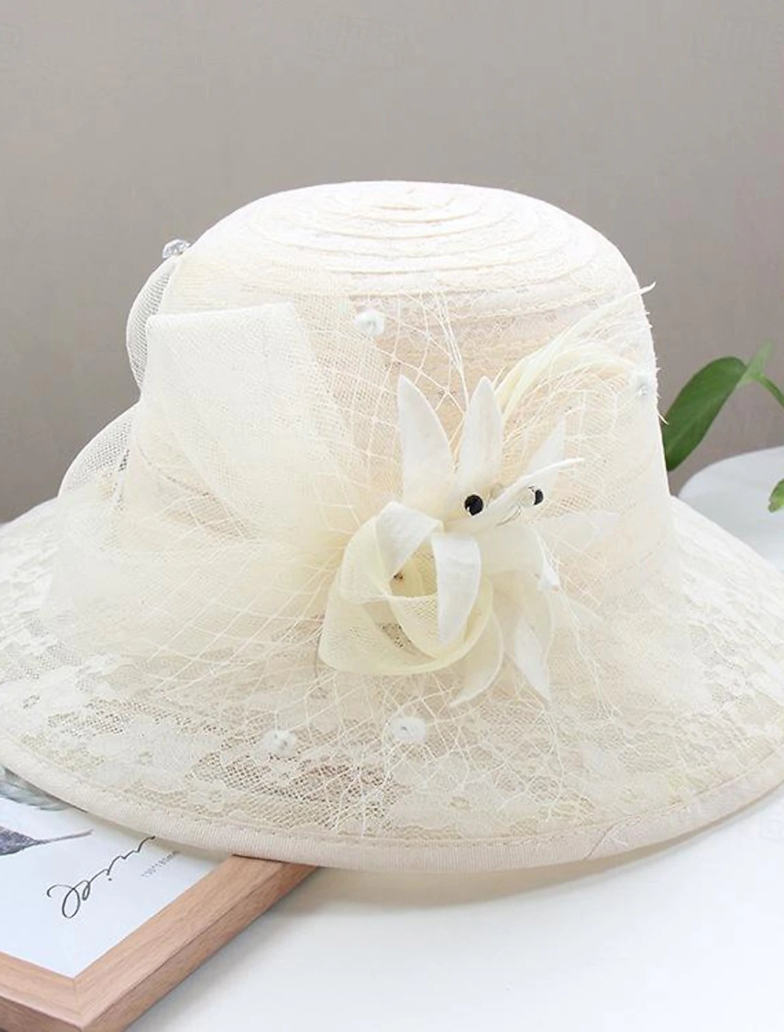 DingJiDress Fascinators Hats Headwear Straw Hat Sun Hat Wedding Casual Holiday Tea Party Beach Elegant Vintage With Feather Bows Headpiece