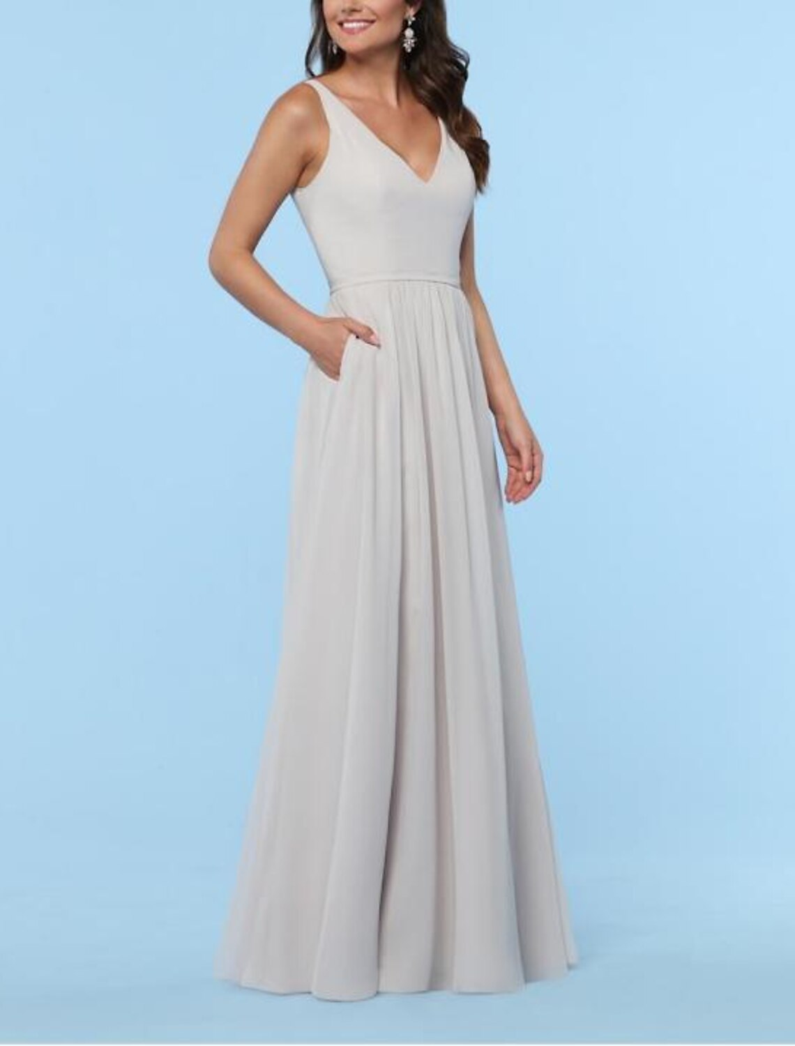 A-Line Bridesmaid Dress Straps / Illusion Neck / Plunging Neck Sleeveless Elegant Floor Length Chiffon / Shantung / Imitated Silk with Buttons / Ruffles / Draping