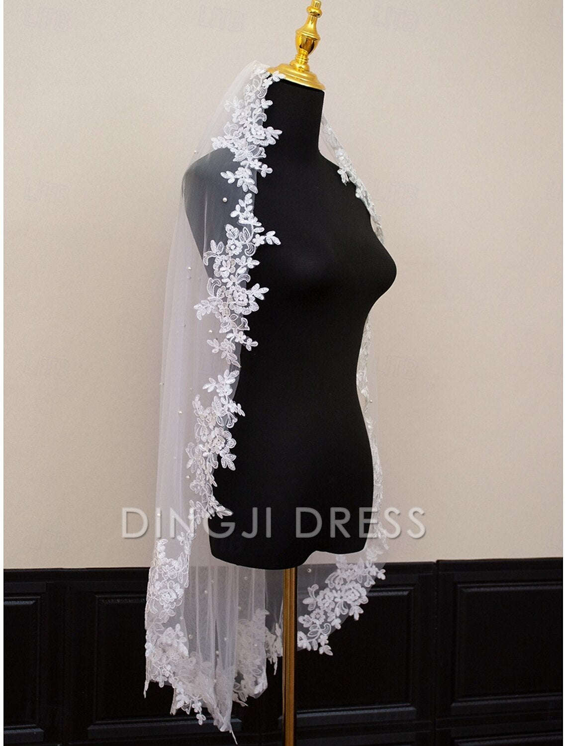 Ding Ji One-tier Comtemporary Stylish Wedding Veil Cathedral Veils with Satin Flower Tulle Pearl Veil