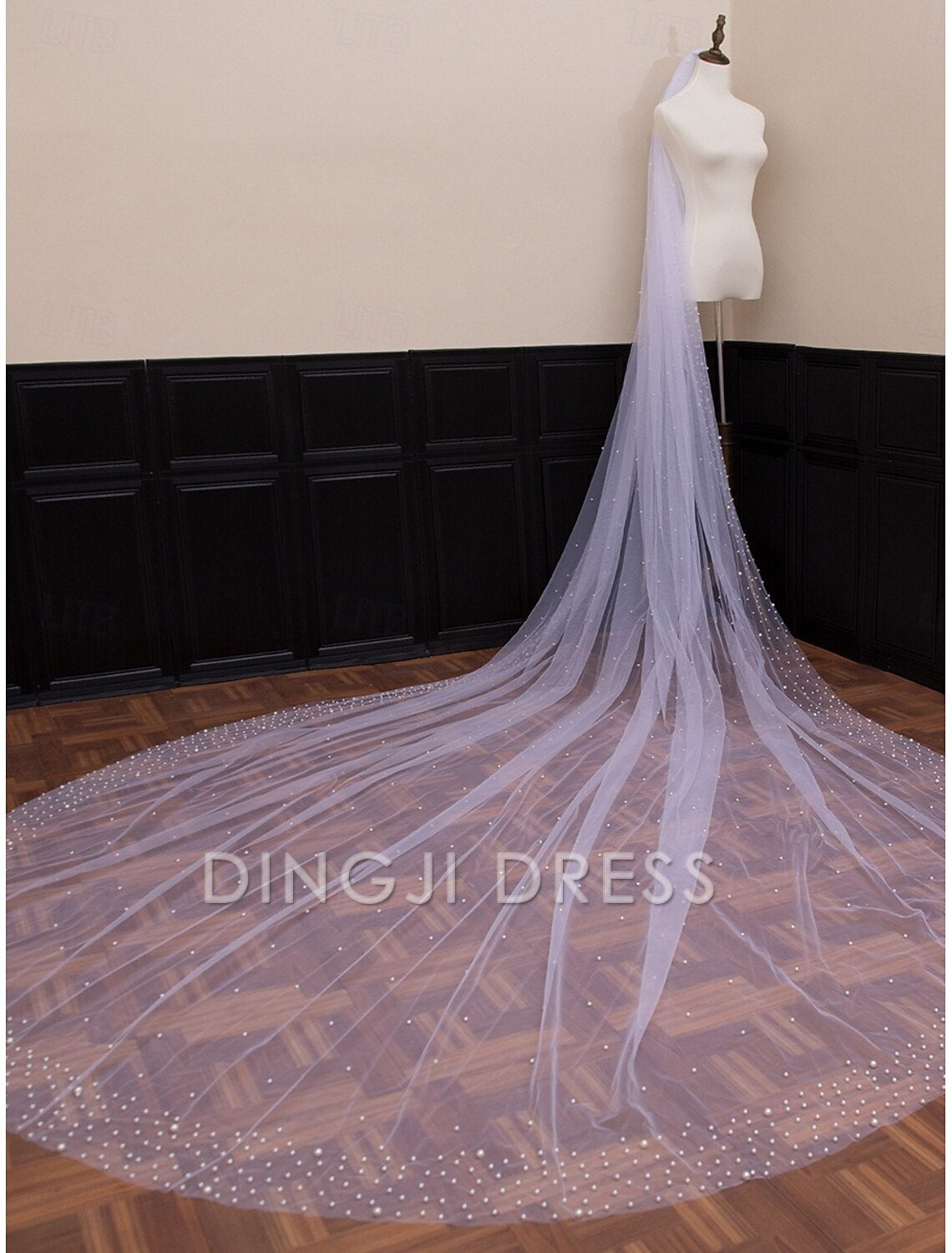 Ding Ji One-tier Comtemporary Stylish Wedding Veil Cathedral Veils with Faux Pearl Youthful Charming Tulle Hot Sale Veil