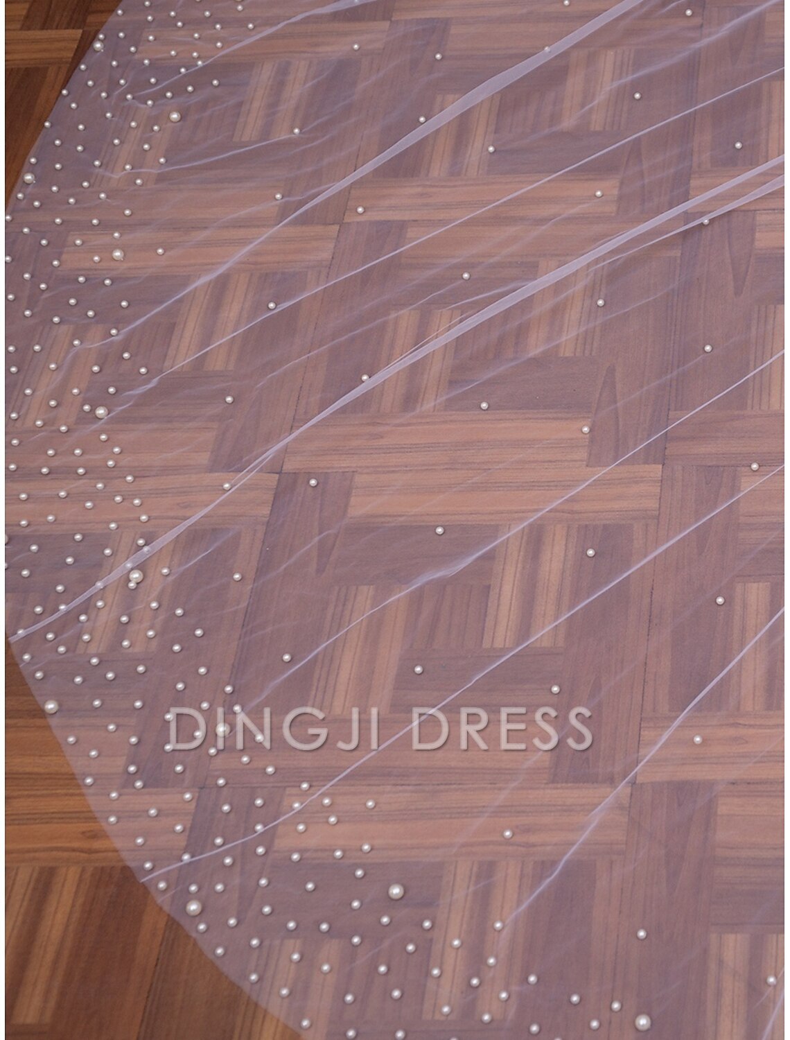 Ding Ji One-tier Comtemporary Stylish Wedding Veil Cathedral Veils with Faux Pearl Youthful Charming Tulle Hot Sale Veil