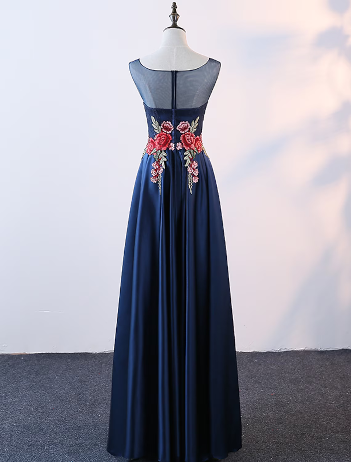 A-Line Evening Gown Elegant Dress Prom Floor Length Sleeveless Jewel Neck Satin with Embroidery Appliques