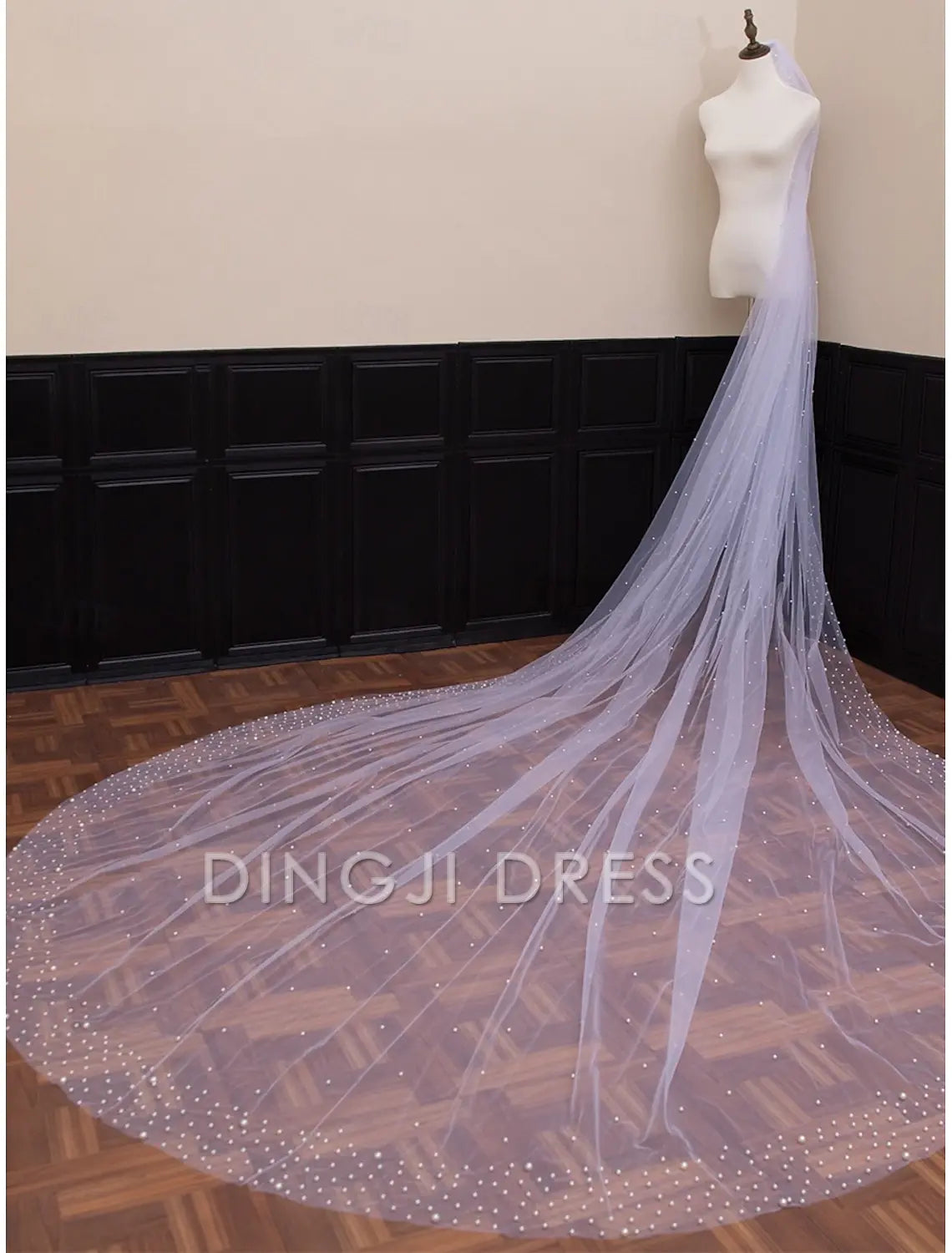Ding Ji One-tier Comtemporary Stylish Wedding Veil Cathedral Veils with Faux Pearl Youthful Charming Tulle Hot Sale Veil