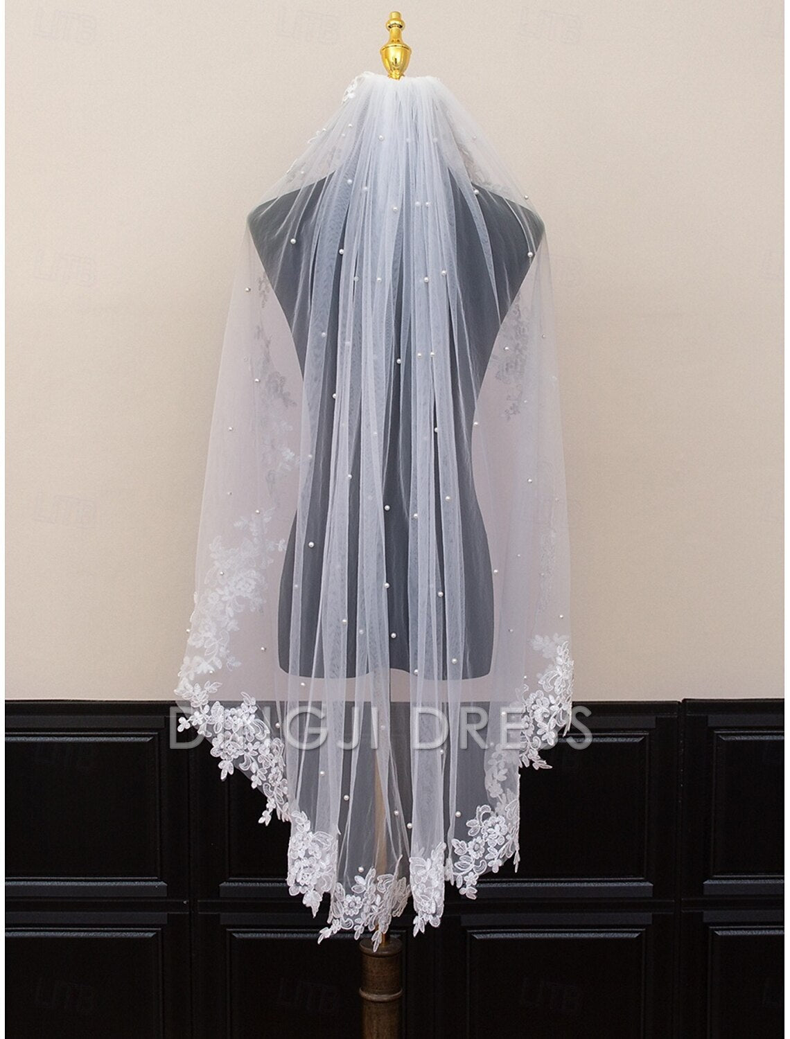 Ding Ji One-tier Comtemporary Stylish Wedding Veil Cathedral Veils with Satin Flower Tulle Pearl Veil