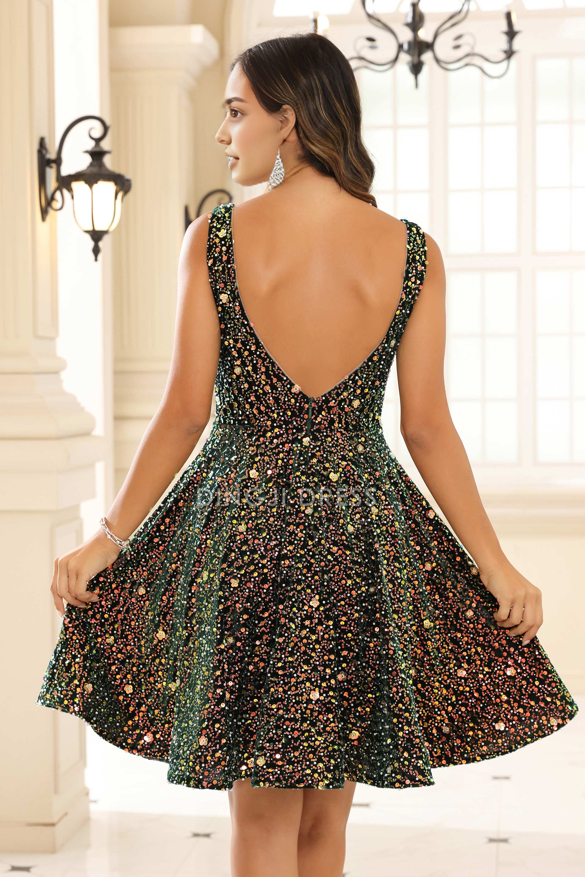 DingJiDress Hot Sale Homecoming Dress Charming Sequins A-Line V-Neck Sleeveless Backless Ruffles Knee-Length Sparkle Dress