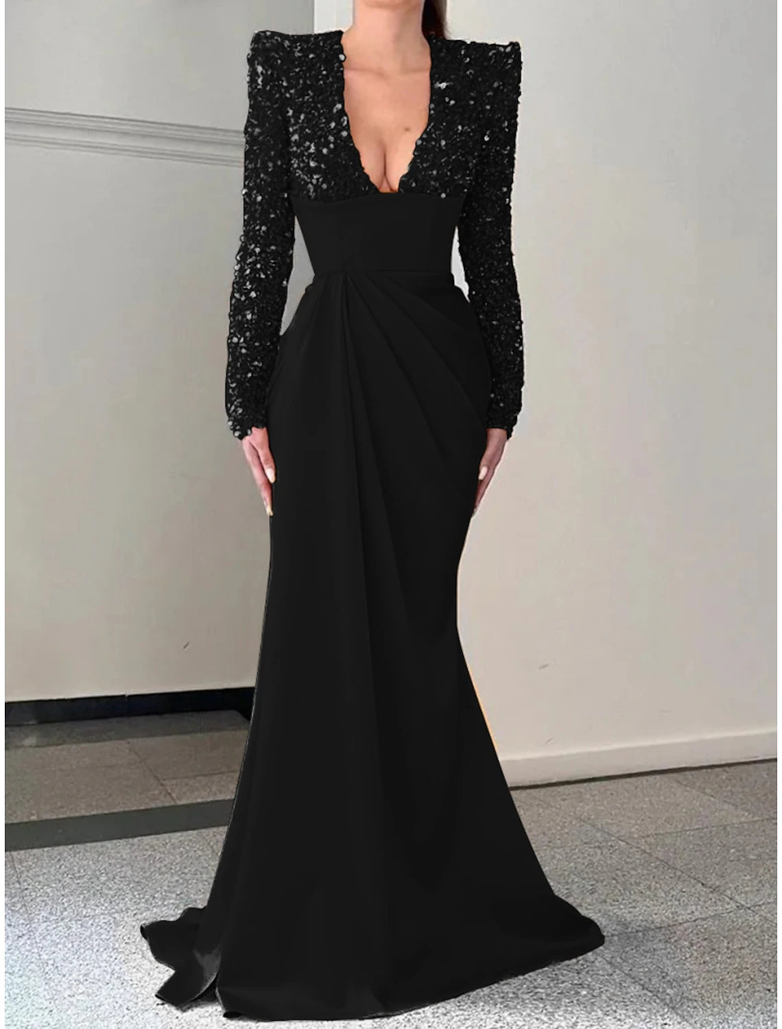 Mermaid / Trumpet Evening Gown Sparkle & Shine Dress Formal Sweep / Brush Train Long Sleeve V Neck Satin with Pleats Sequin