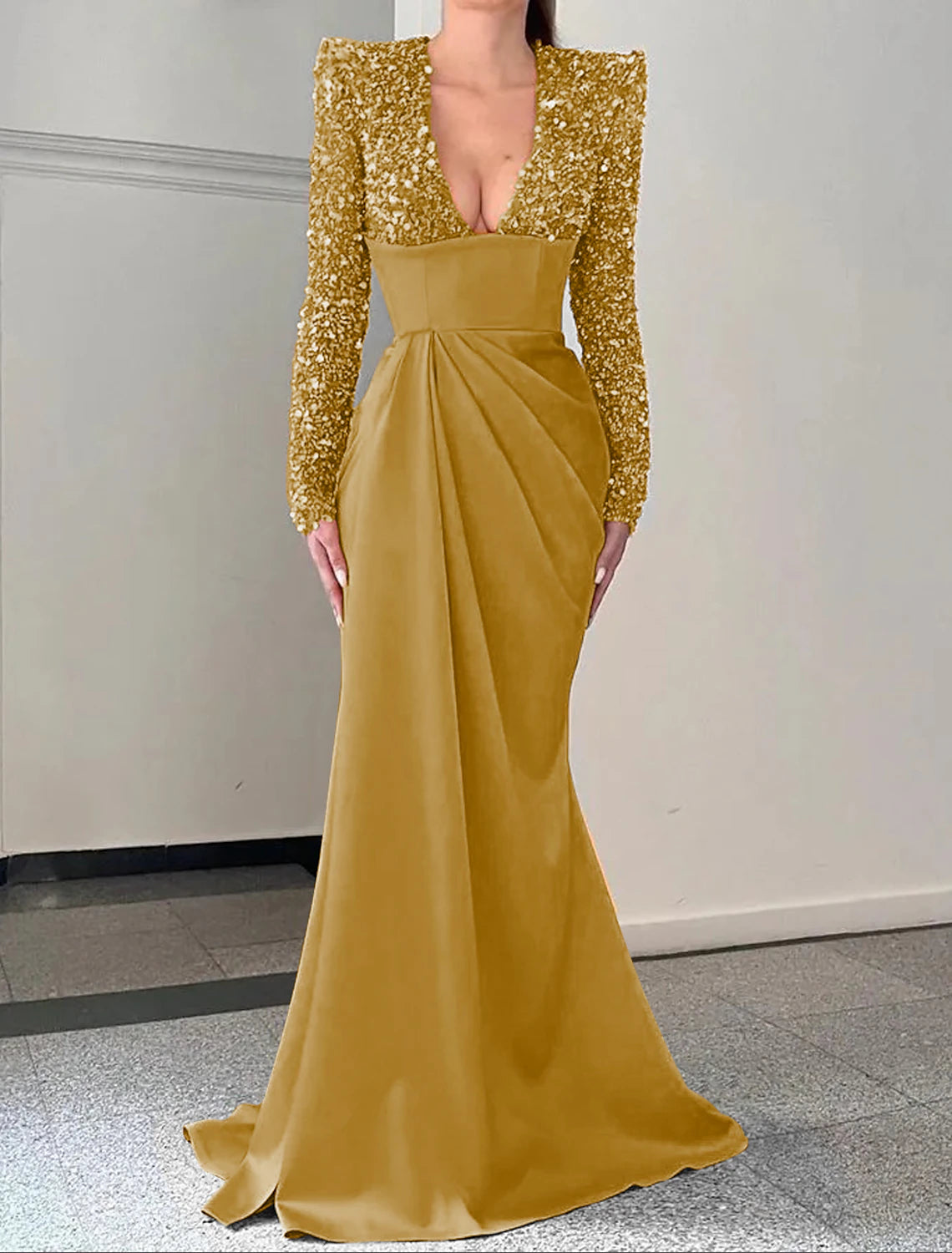 Mermaid / Trumpet Evening Gown Sparkle & Shine Dress Formal Sweep / Brush Train Long Sleeve V Neck Satin with Pleats Sequin