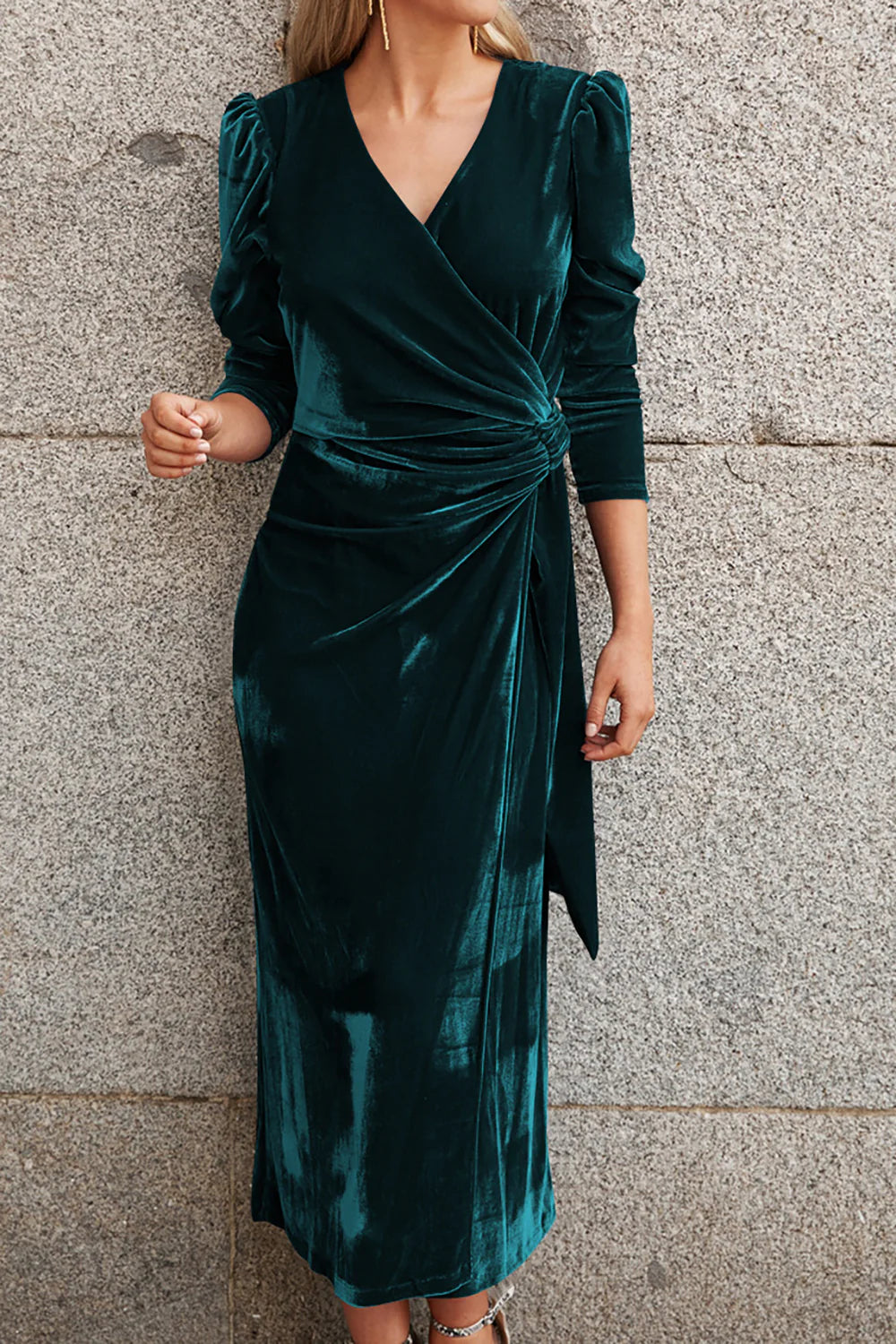 DingJiDress Elegant Mother of The Bride Dark Green V Neck Velvet Evening Gown Dress With Long Sleeves