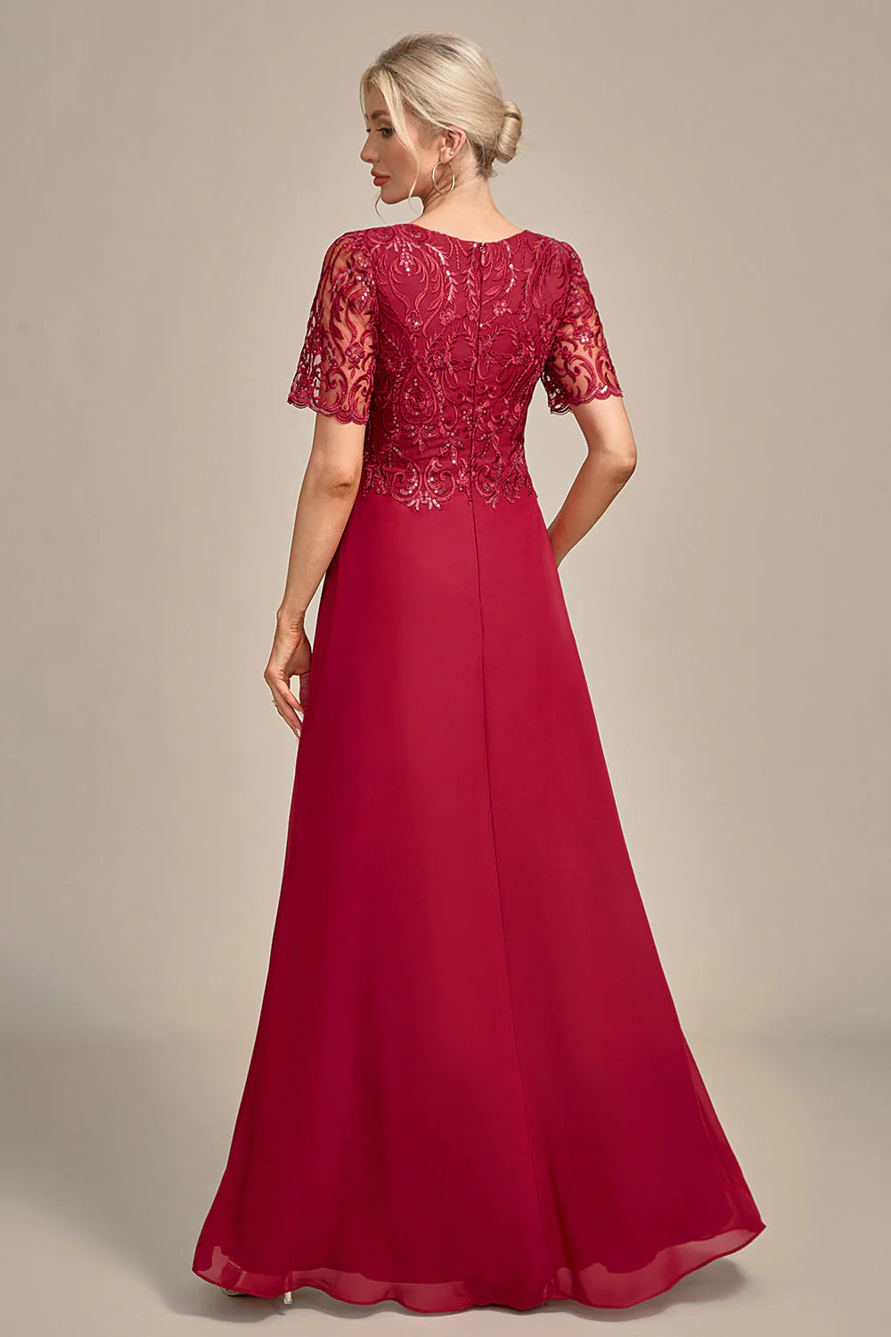 DingJiDress Fashion Burgundy A Line Round Neck Sequin Mother of Bride Dress With Appliques