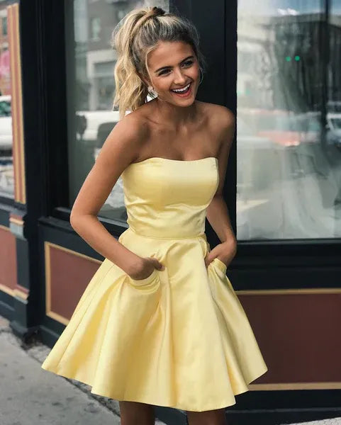 Cheerful A-Line Strapless Pocketed Satin Yellow Mini Homecoming Dress
