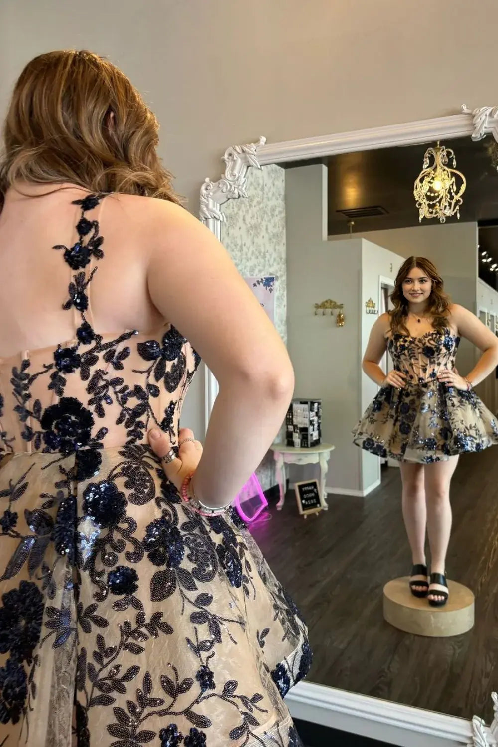 DingJiDress Short Evening Dress A-Line Spaghetti Strap Sweetheart Neckline Black Sequin Appliques Exquisite Cocktail Dress Hot Sale Homecoming Dress