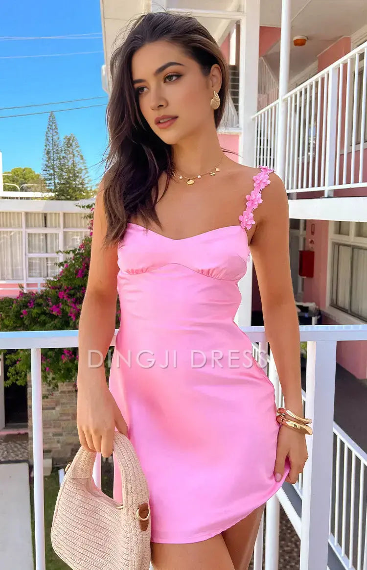 DingJiDress Short Evening Dress Chic Sheath Spaghetti Straps With 3D Appliques Low-Cut Neckline Simple Charming Cocktail Dress Hot Sale Homecoming Dress