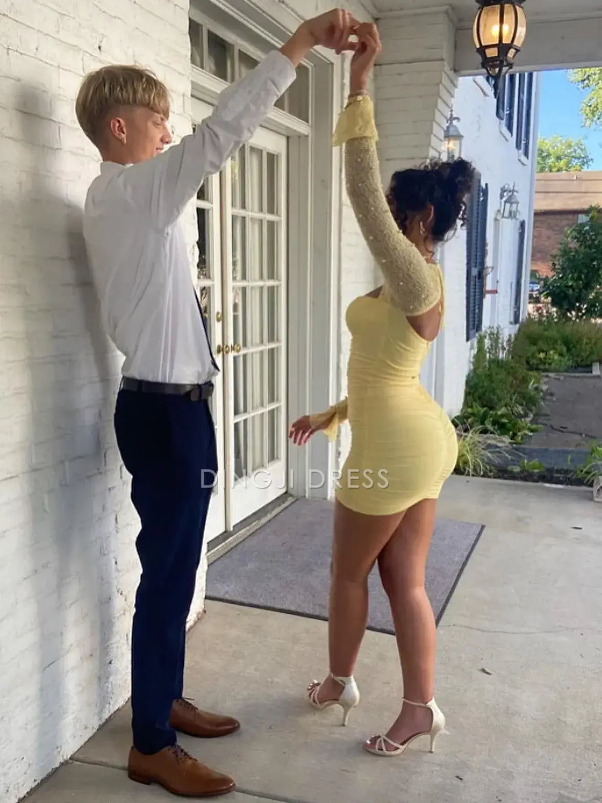 DingJiDress Short Evening Dress Sparkle Sheath Low-Cut Sweetheart Keyhole Yellow Long Sleeves Sexy Cocktail Dress Hot Sale Homecoming Dress