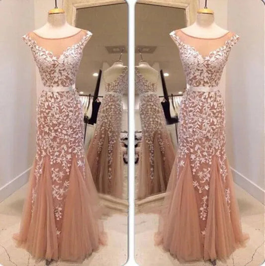Elegant Mermaid Round Neck Lace Applique Champagne Floor Length Prom Dress
