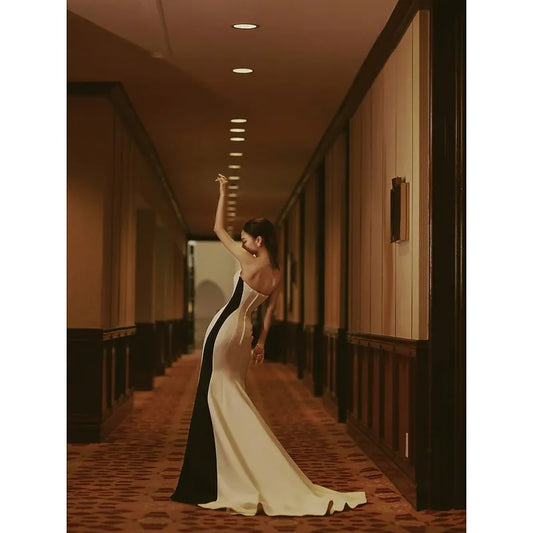 Modern Mermaid Strapless Sleeveless Two-tone White Black Maxi Prom Dress for Women Custom