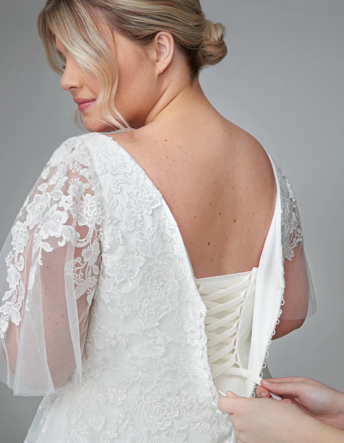 DingJiDress a floaty gown with angel sleeves Wedding Dresses