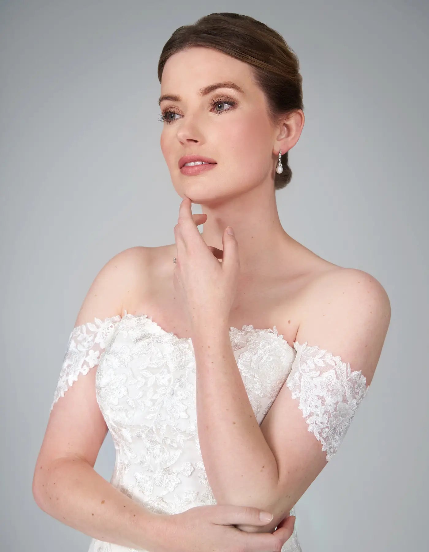 DingJiDress an off-the-shoulder floral lace mermaid gown Wedding Dresses