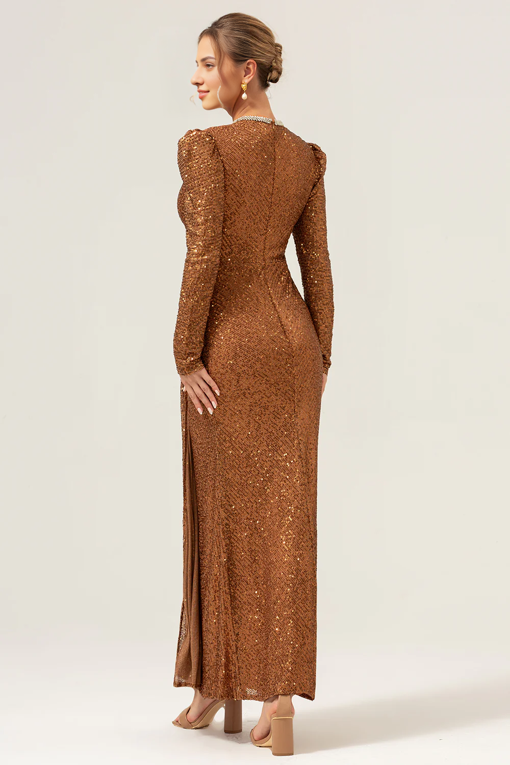 DingJiDress Mother Of Bride Dresses Sparkly Coffee Sheath V-Neck Sequins Long Sleeves Prom Dress with Beading