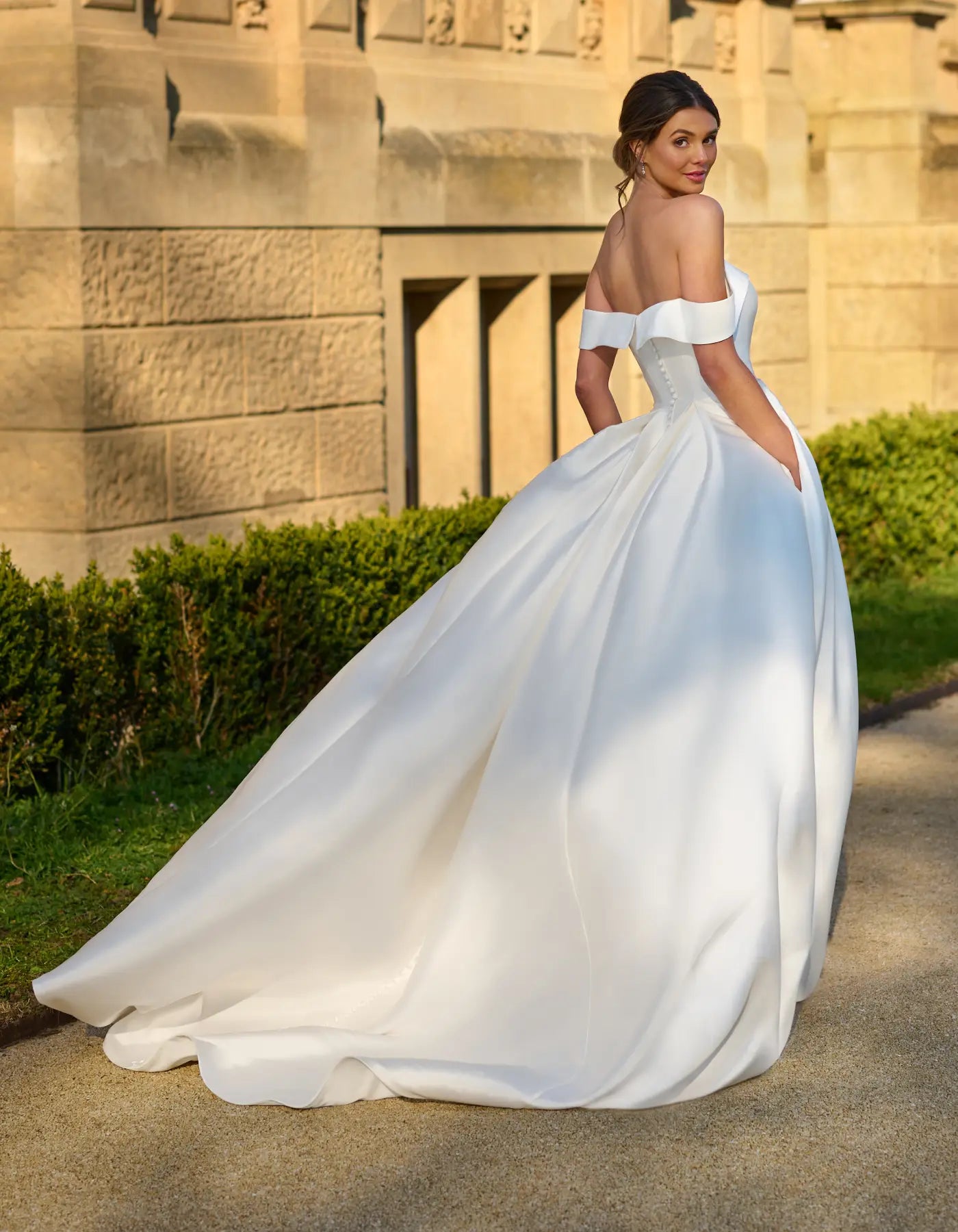 DingJiDress an off-the-shoulder ballgown with pockets