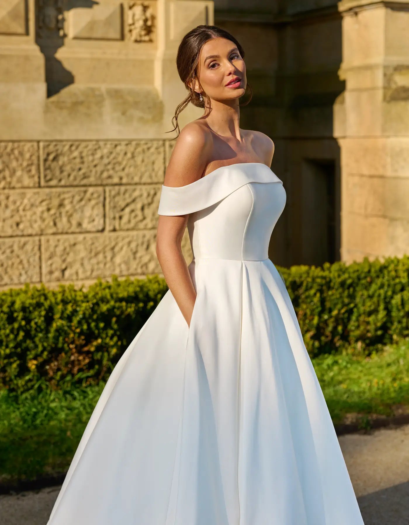 DingJiDress an off-the-shoulder ballgown with pockets