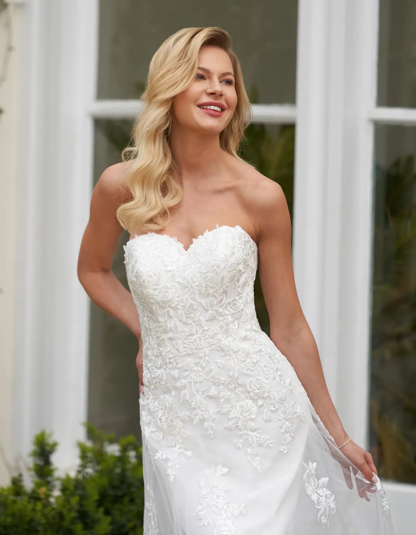 DingJiDress modern strapless fit and flare with tulle and lace