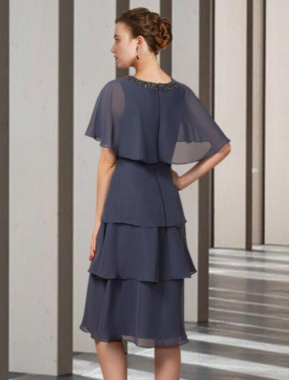 Mother of the Bride Dress Elegant Jewel Neck Knee Length Chiffon Short Sleeve with Beading Ruffles