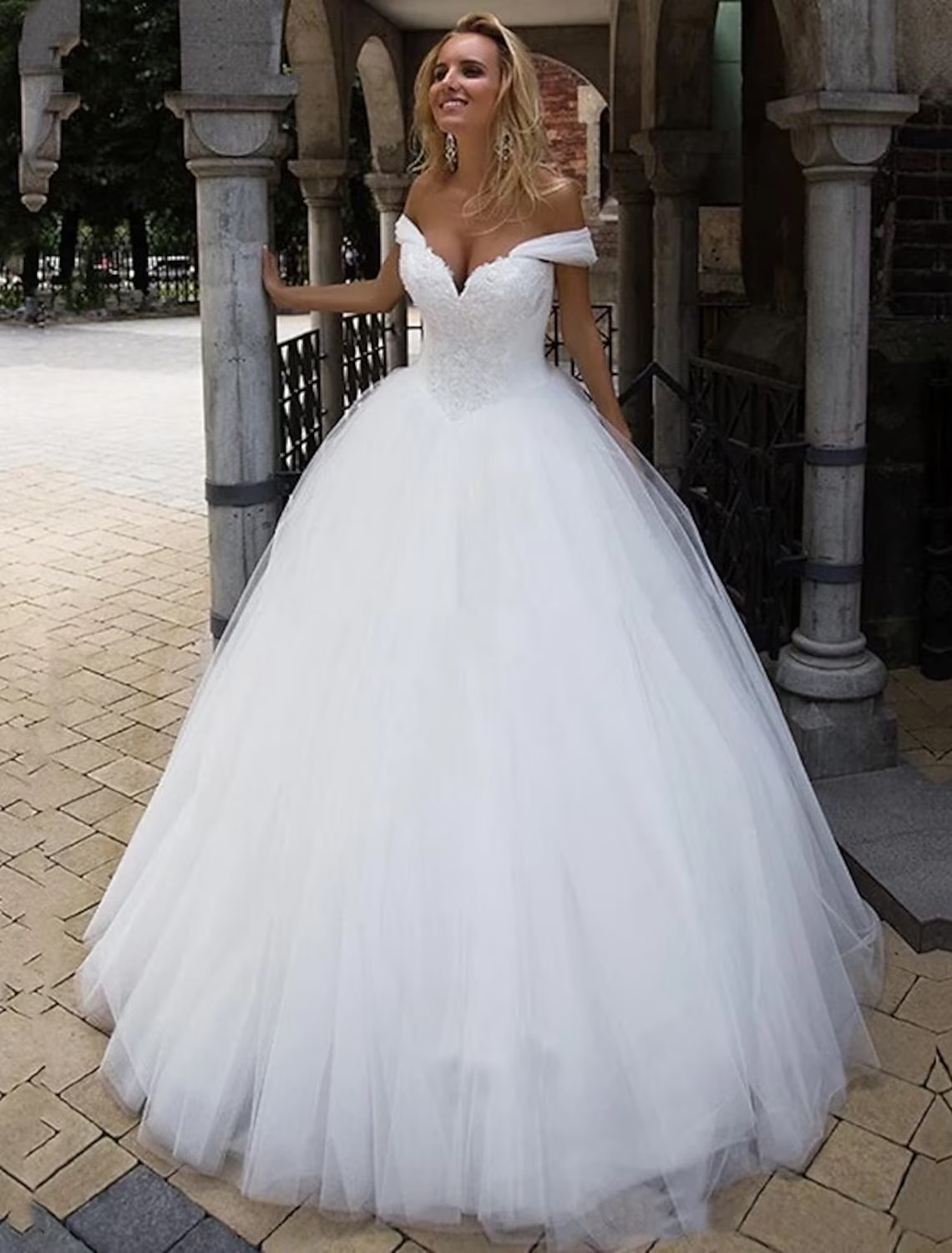 Wedding Dresses Chapel Train Ball Gown Short Sleeve Off Shoulder Tulle With