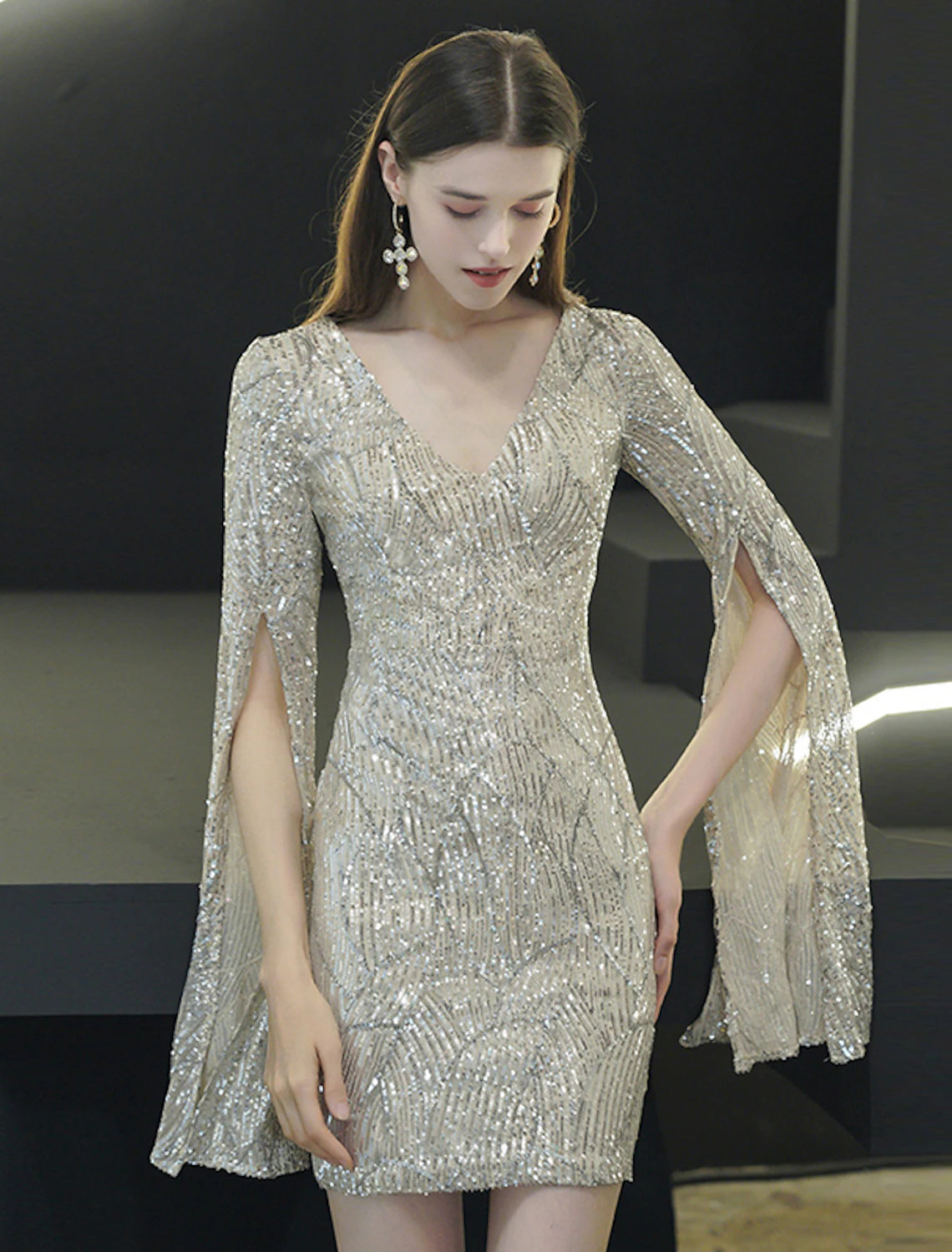 Sheath / Column Sparkle Elegant Homecoming Cocktail Party Dress V Neck Long Sleeve Short / Mini Sequined with Sequin