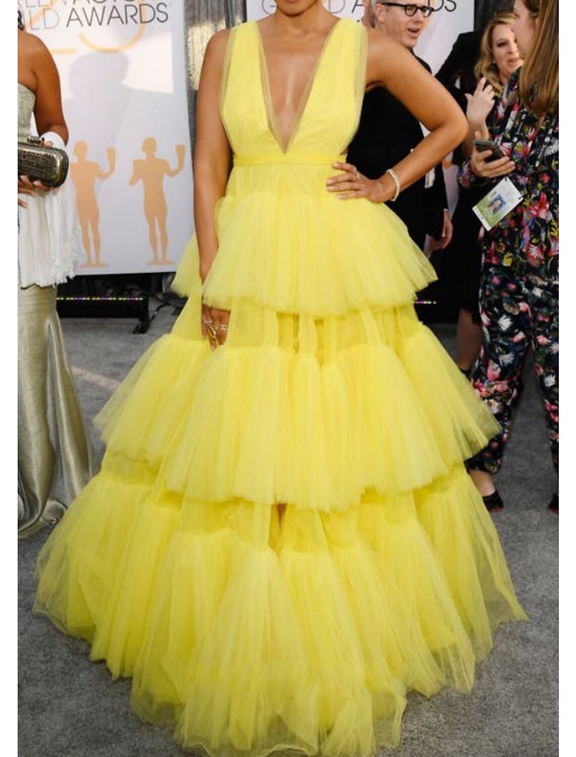 A-Line Celebrity Style Sexy Prom Formal Evening Dress V Neck Sleeveless Floor Length Tulle with Tier