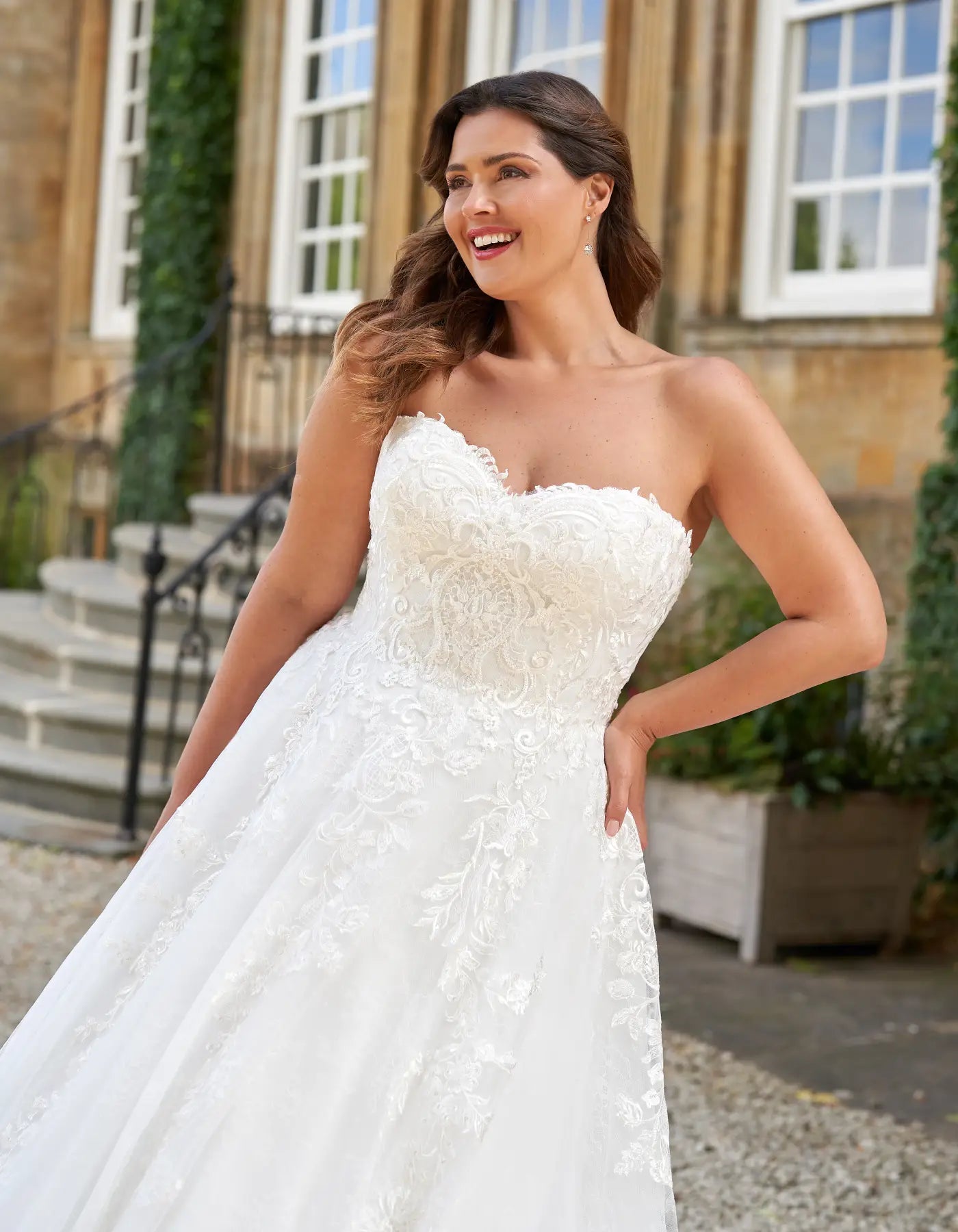 DingJiDress a multi-dimensional lace a-line gown