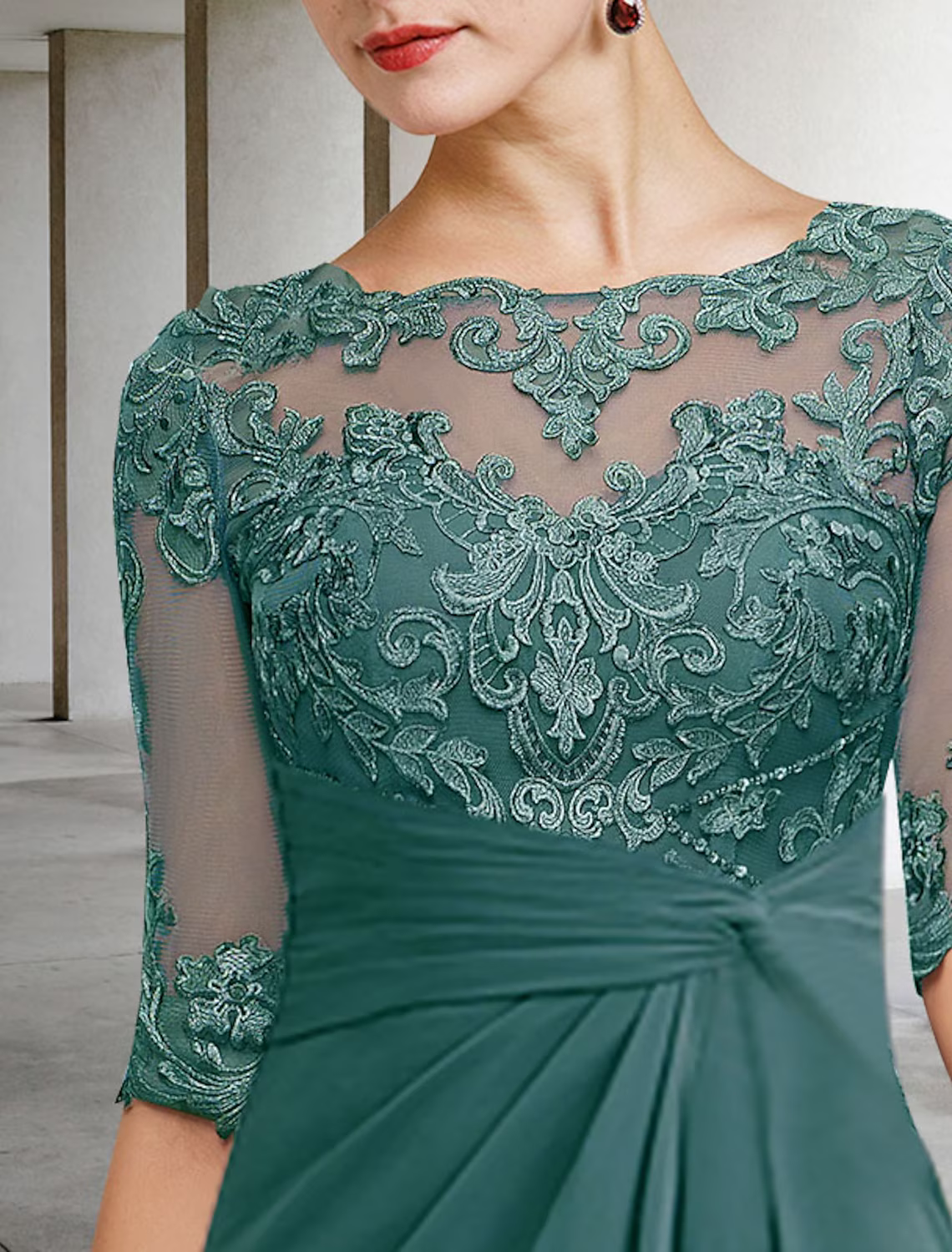 Mother of the Bride Dress Plus Size Elegant Jewel Neck Floor Length Chiffon Lace Short Sleeve with Appliques Side-Draped