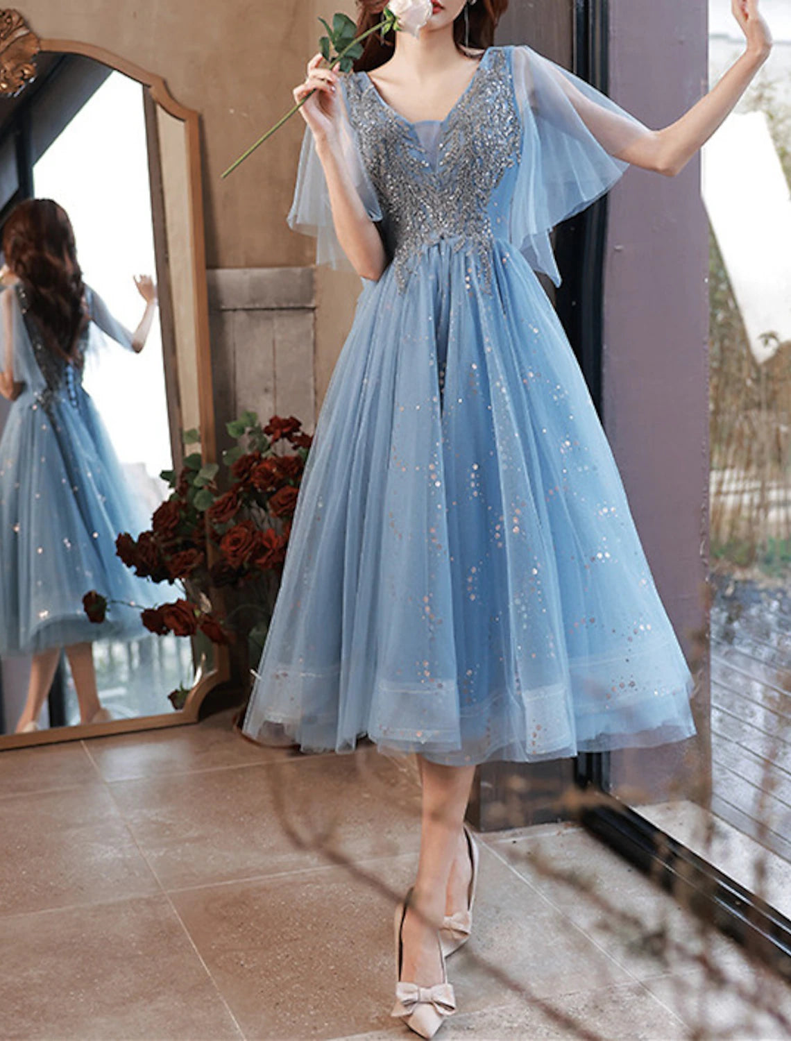 A-Line Homecoming Dresses Glittering Dress Graduation Party Wear Knee Length Short Sleeve V Neck Tulle with Glitter