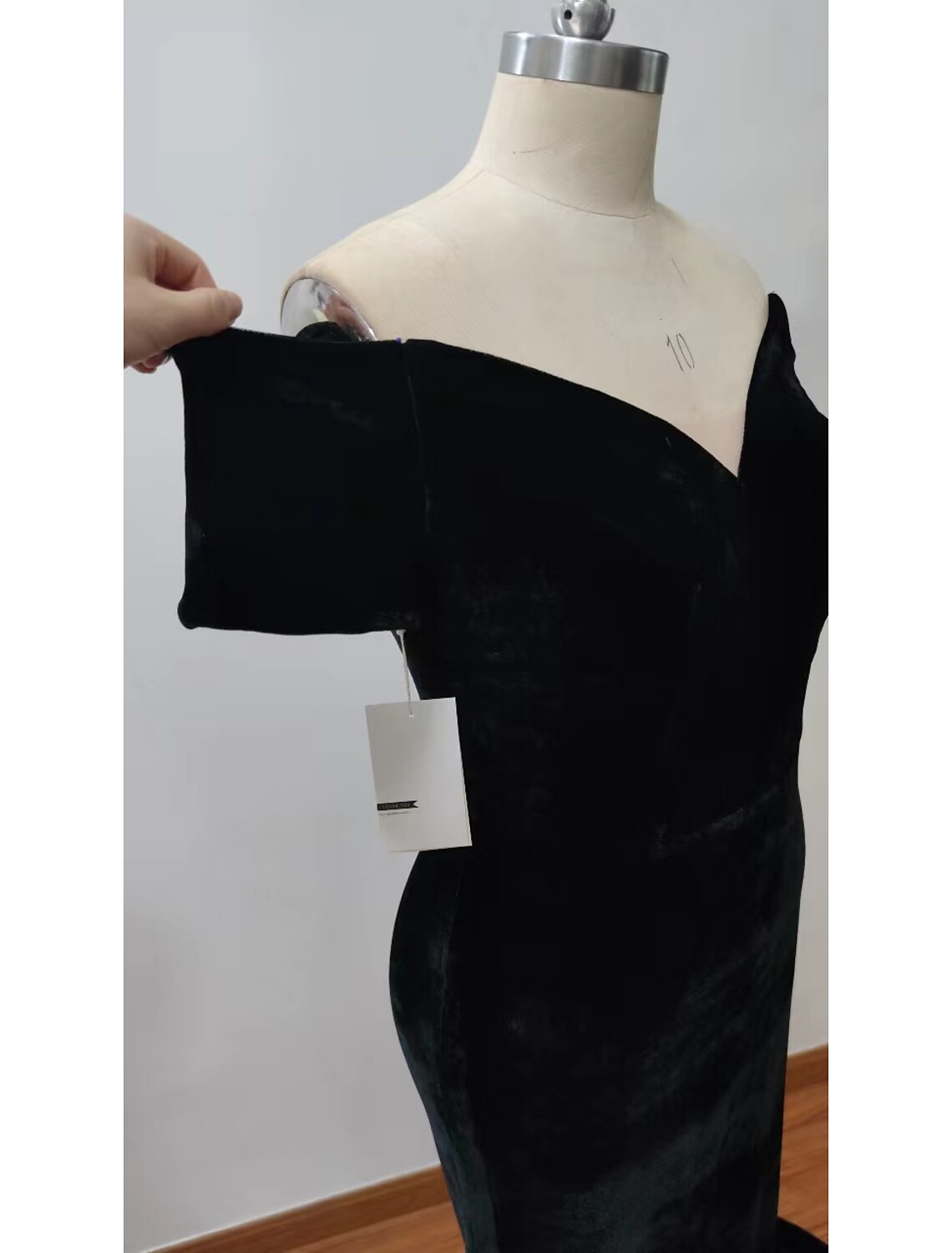 Mermaid / Trumpet Evening Gown Celebrity Style Dress Prom Sweep / Brush Train Short Sleeve V Neck Velvet with Sleek