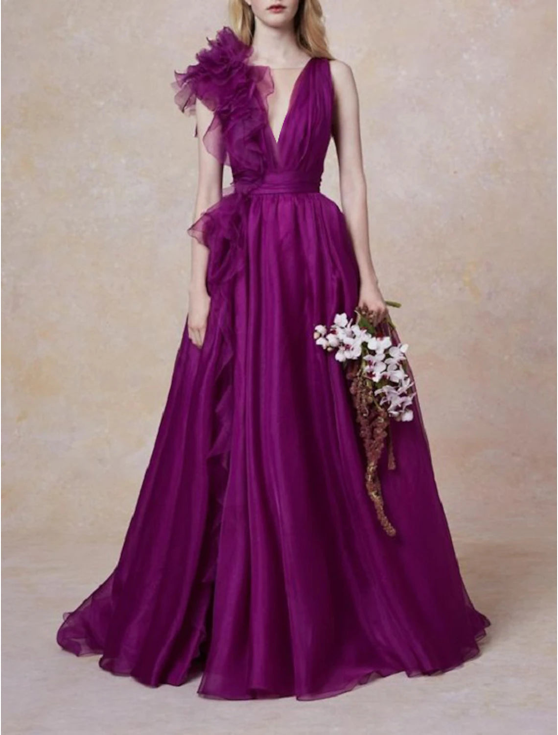 A-Line Evening Gown Celebrity Style Dress Formal Wedding Guest Floor Length Sleeveless V Neck Chiffon