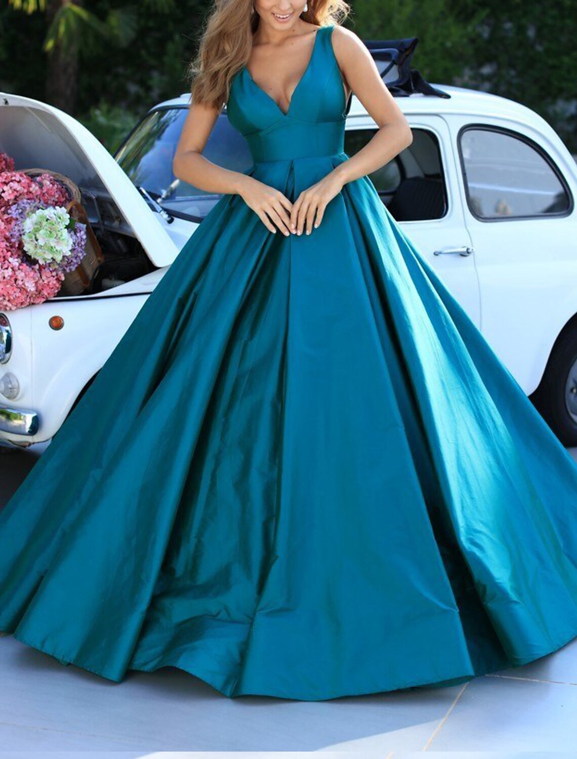 Ball Gown Minimalist Elegant Quinceanera Prom Dress V Neck Sleeveless Sweep / Brush Train Satin with Pleats