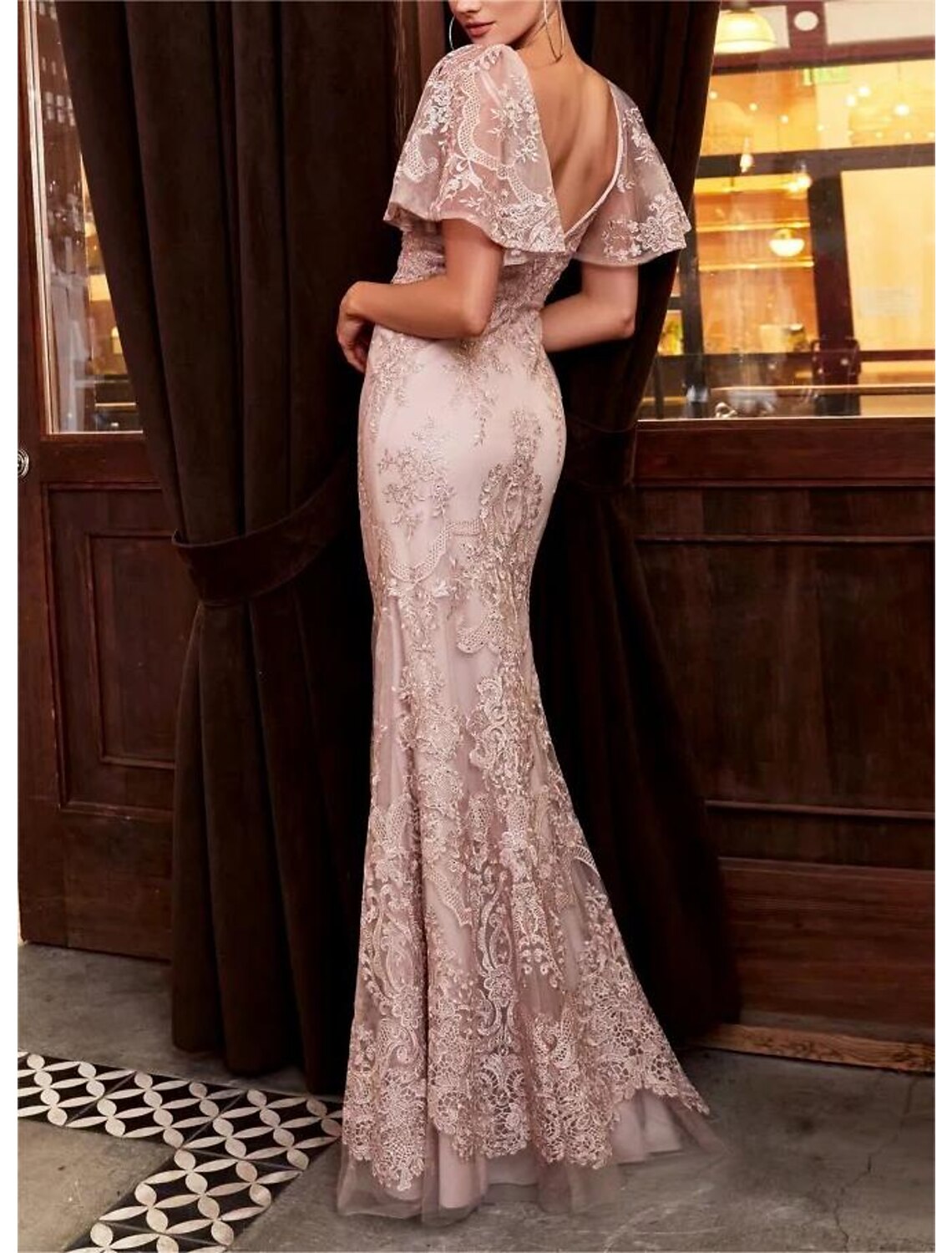 Mermaid / Trumpet Mother of the Bride Dress Formal Wedding Guest Elegant V Neck Floor Length Lace Tulle Short Sleeve with Lace Beading Embroidery