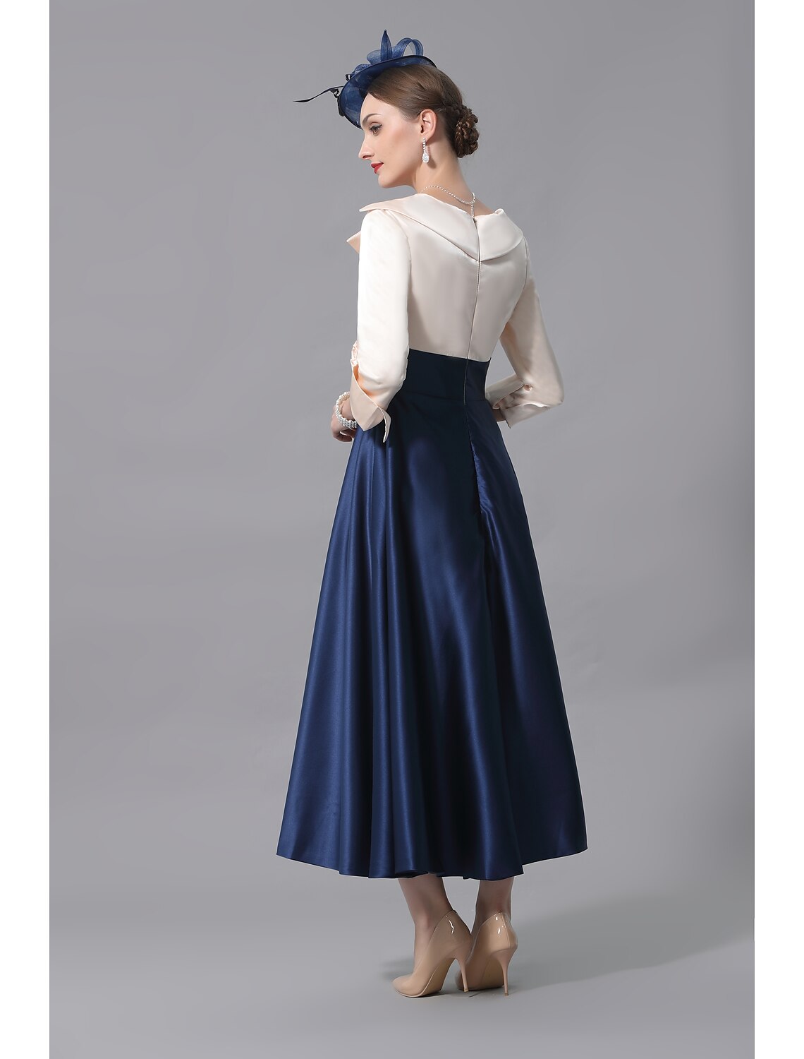 Two Piece Mother of the Bride Dress Wedding Guest Elegant V Neck Knee Length Stretch Fabric Half Sleeve with Appliques