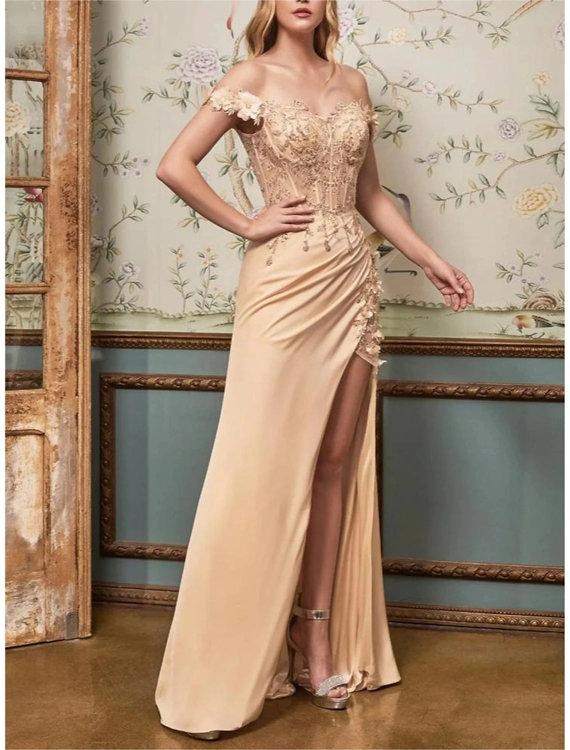 A-Line Evening Gown Glittering Dress Graduation Prom Sweep / Brush Train Sleeveless Off Shoulder Satin with Sequin Slit Embroidery
