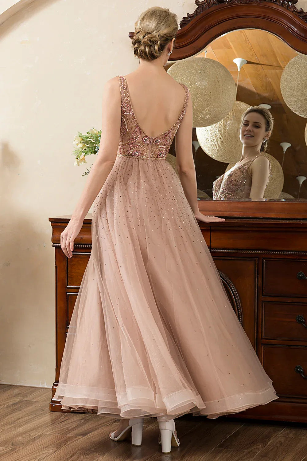 A-Line Luxurious Prom Formal Evening Dress Backless Sleeveless Floor Length Tulle with Crystals Beading