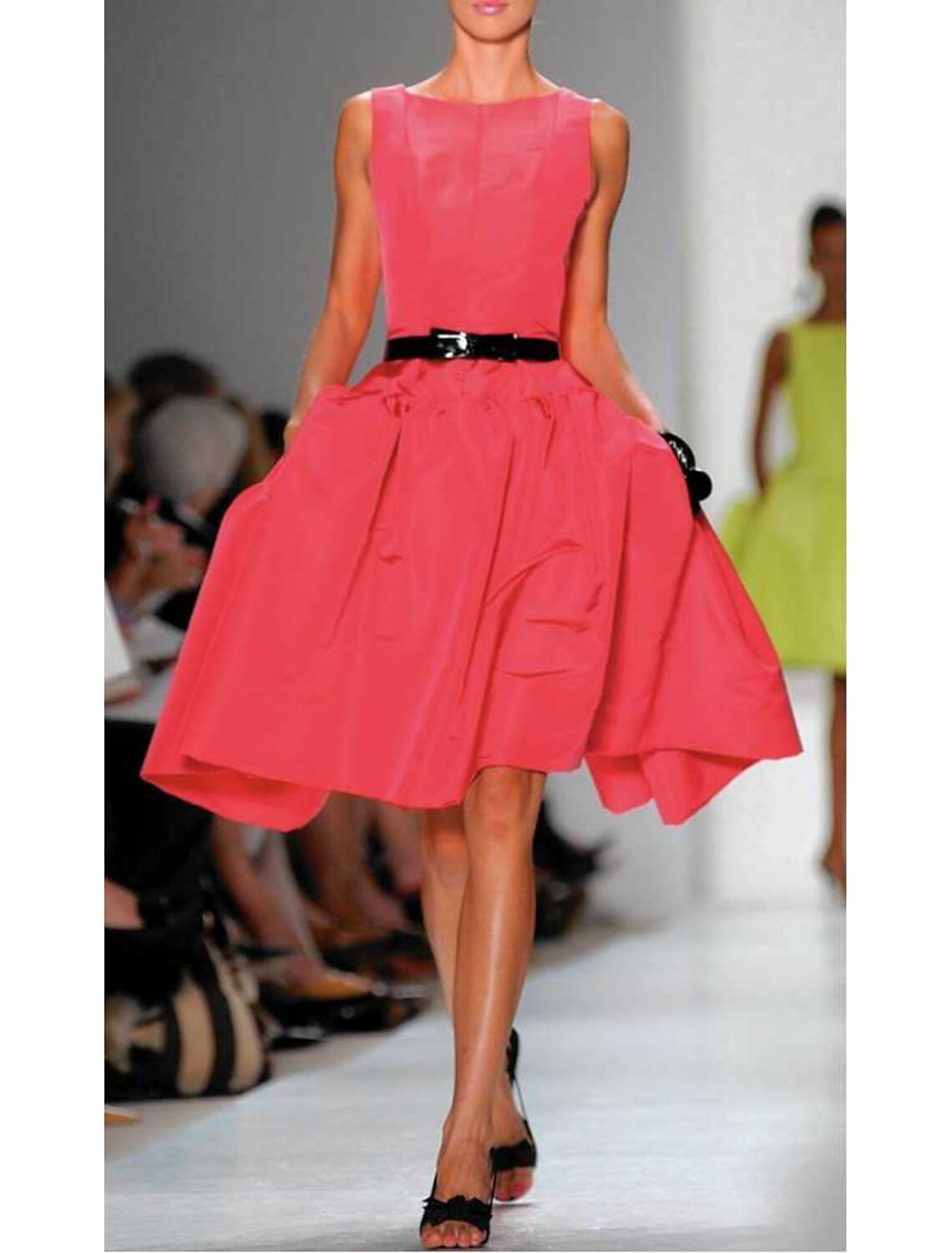 A-Line Homecoming Dresses Celebrity Style Dress Party Wear Cocktail Party Knee Length Sleeveless Jewel Neck Satin with Bow(s)