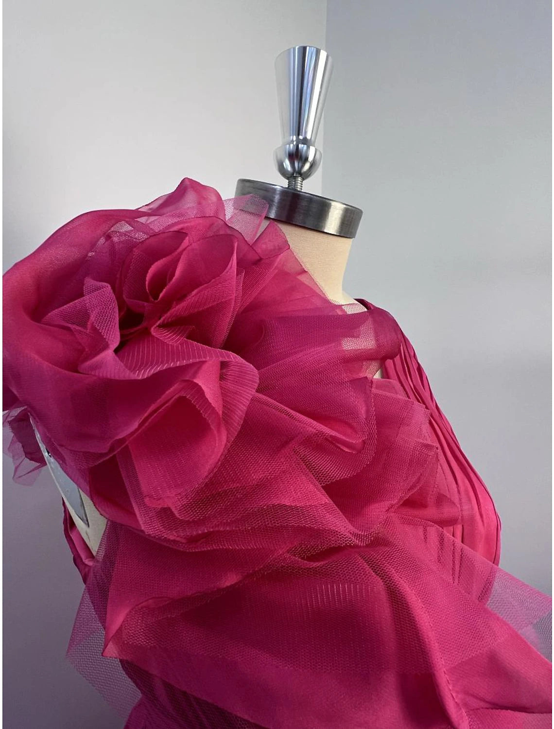 A-Line Evening Gown Celebrity Style Dress Formal Wedding Guest Floor Length Sleeveless V Neck Chiffon