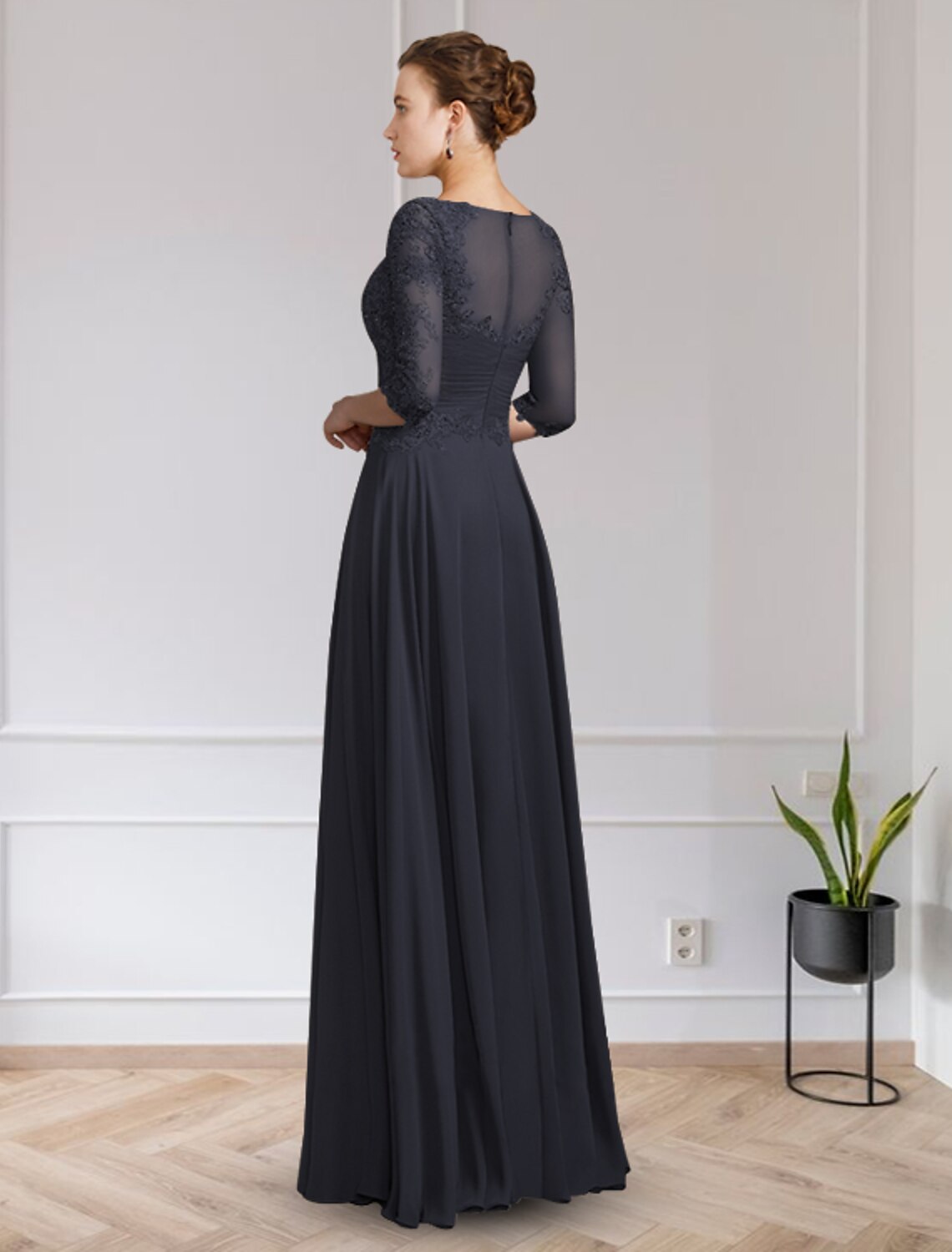 A-Line Mother of the Bride Dress Elegant V Neck Floor Length Chiffon Lace Half Sleeve with Appliques