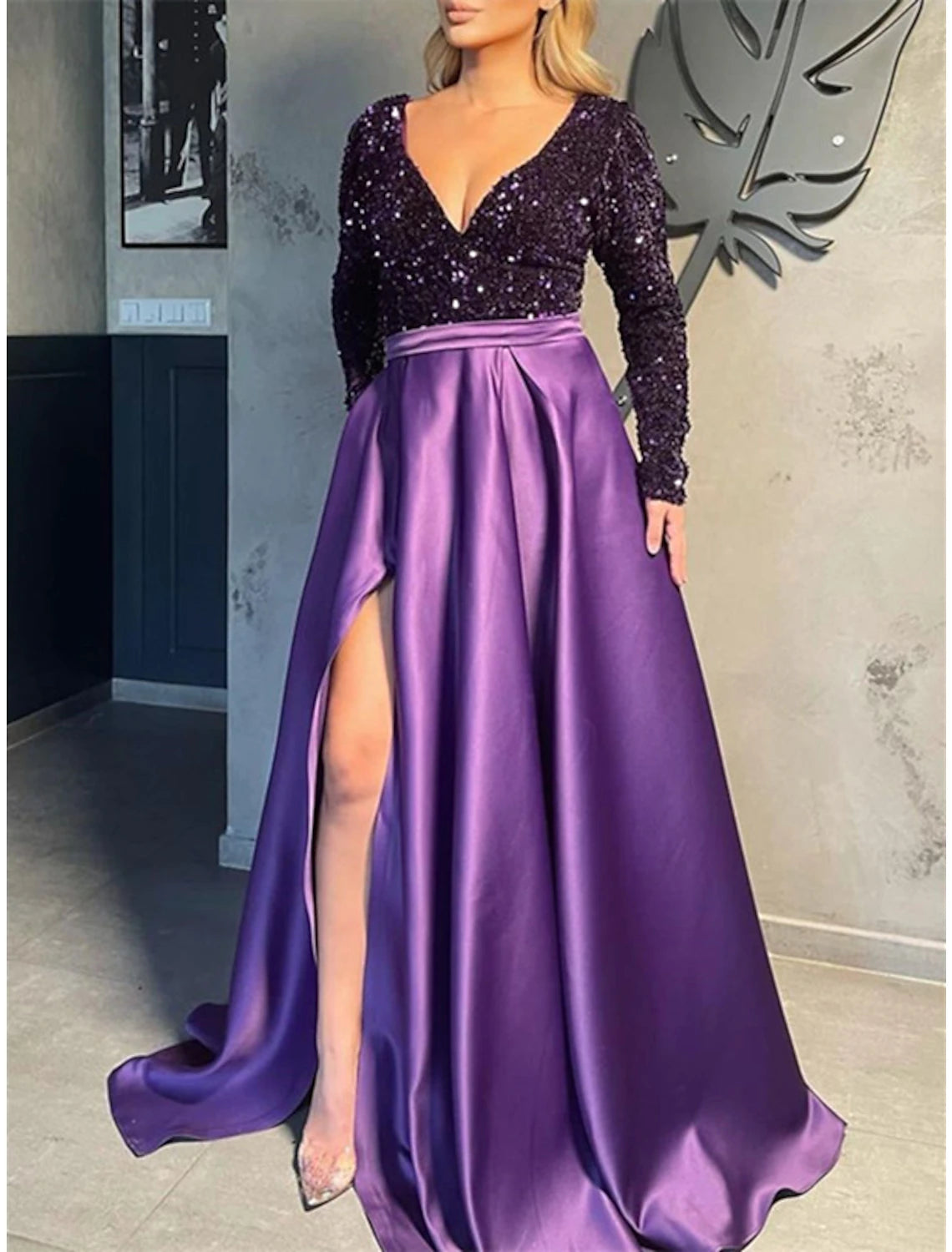 A-Line Celebrity Style Sparkle Sexy Party Wear Prom Dress V Neck Long Sleeve Sweep / Brush Train Satin with Slit Splicing