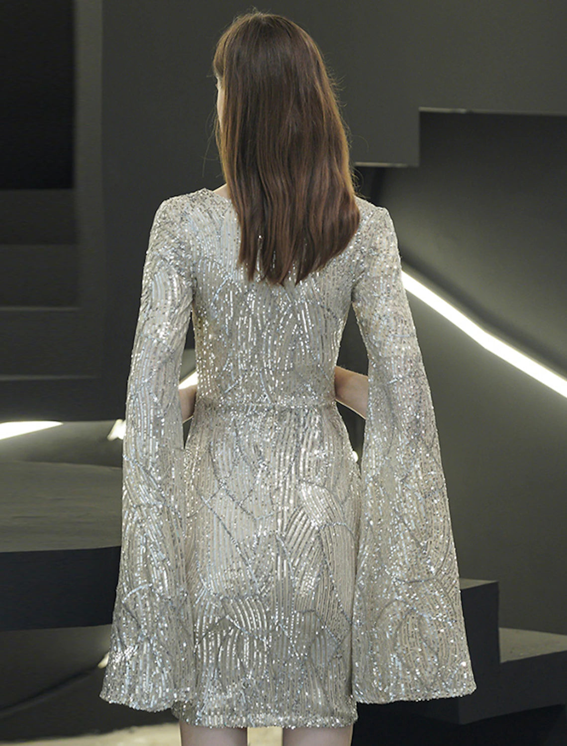Sheath / Column Sparkle Elegant Homecoming Cocktail Party Dress V Neck Long Sleeve Short / Mini Sequined with Sequin