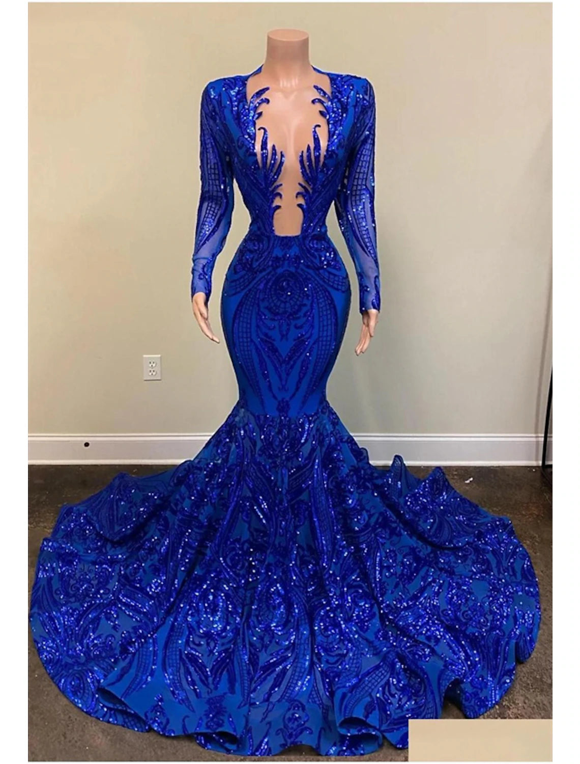 Mermaid / Trumpet Evening Gown Sparkle & Shine Dress Formal Court Train Long Sleeve V Neck African American Sequined with Beading Sequin
