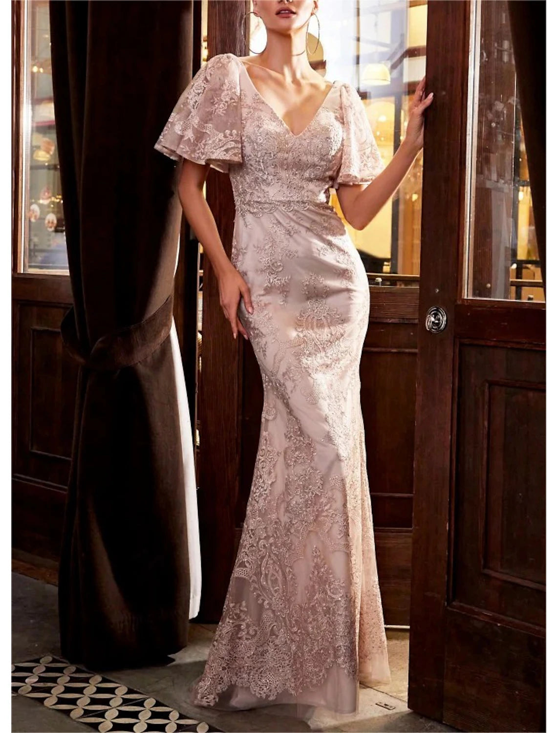 Mermaid / Trumpet Mother of the Bride Dress Formal Wedding Guest Elegant V Neck Floor Length Lace Tulle Short Sleeve with Lace Beading Embroidery